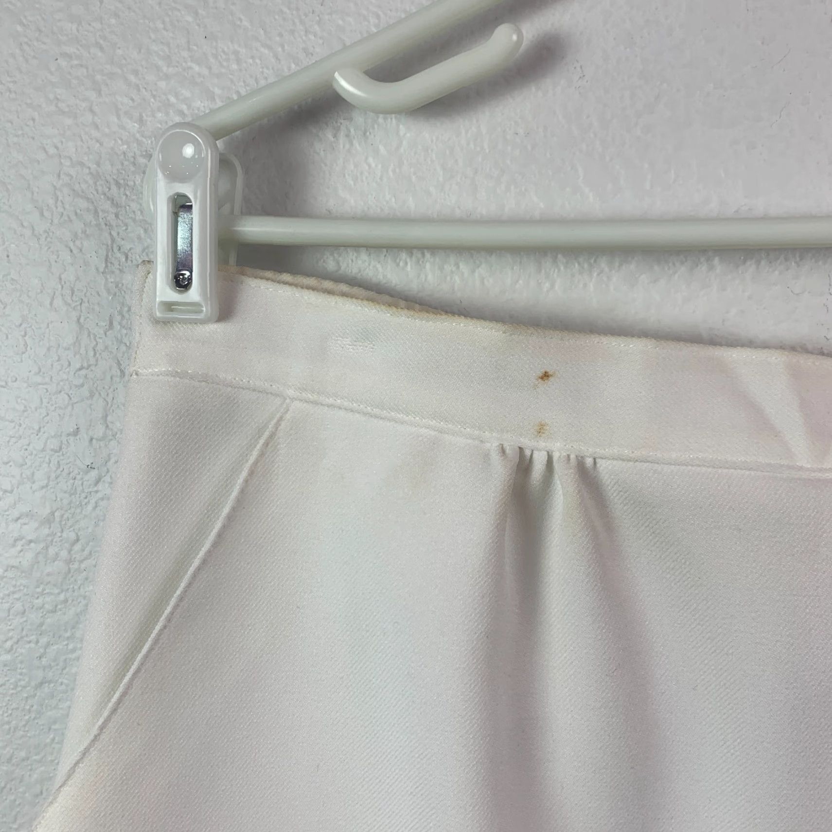 Vintage VINTAGE Donnkenny White Mini Short Retro Mod Skirt Polyester 14 Women Sized 14 7 1970s Secretary/Geek White Size 36" / US 14 / IT 50 - 2 Thumbnail