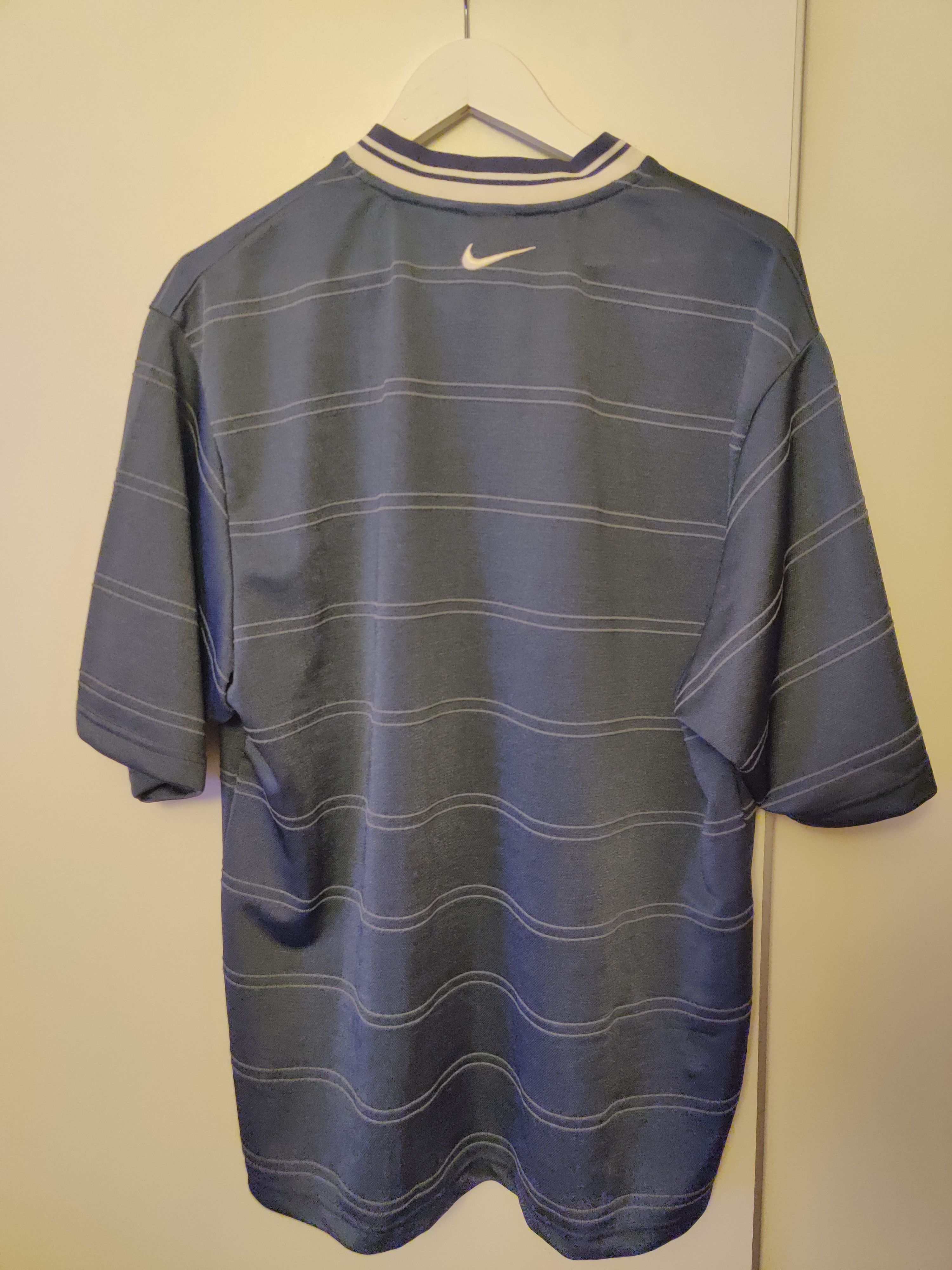 Nike Vintage Nike 90' t-shirt size L Size US L / EU 52-54 / 3 - 2 Thumbnail