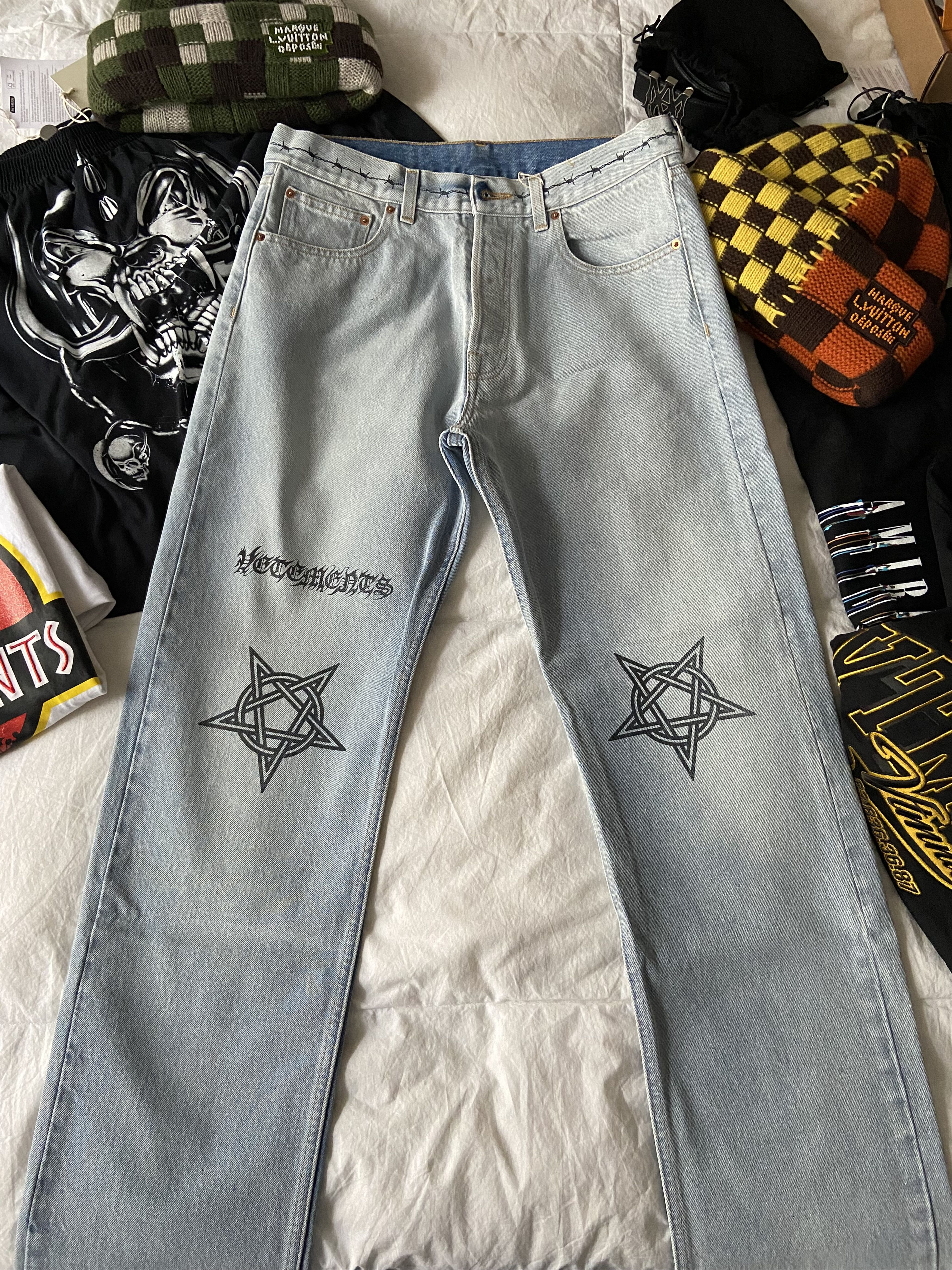 Vetements Vetements tattoo star light blue straight denim Size US 32 / EU 48 - 1 Thumbnail