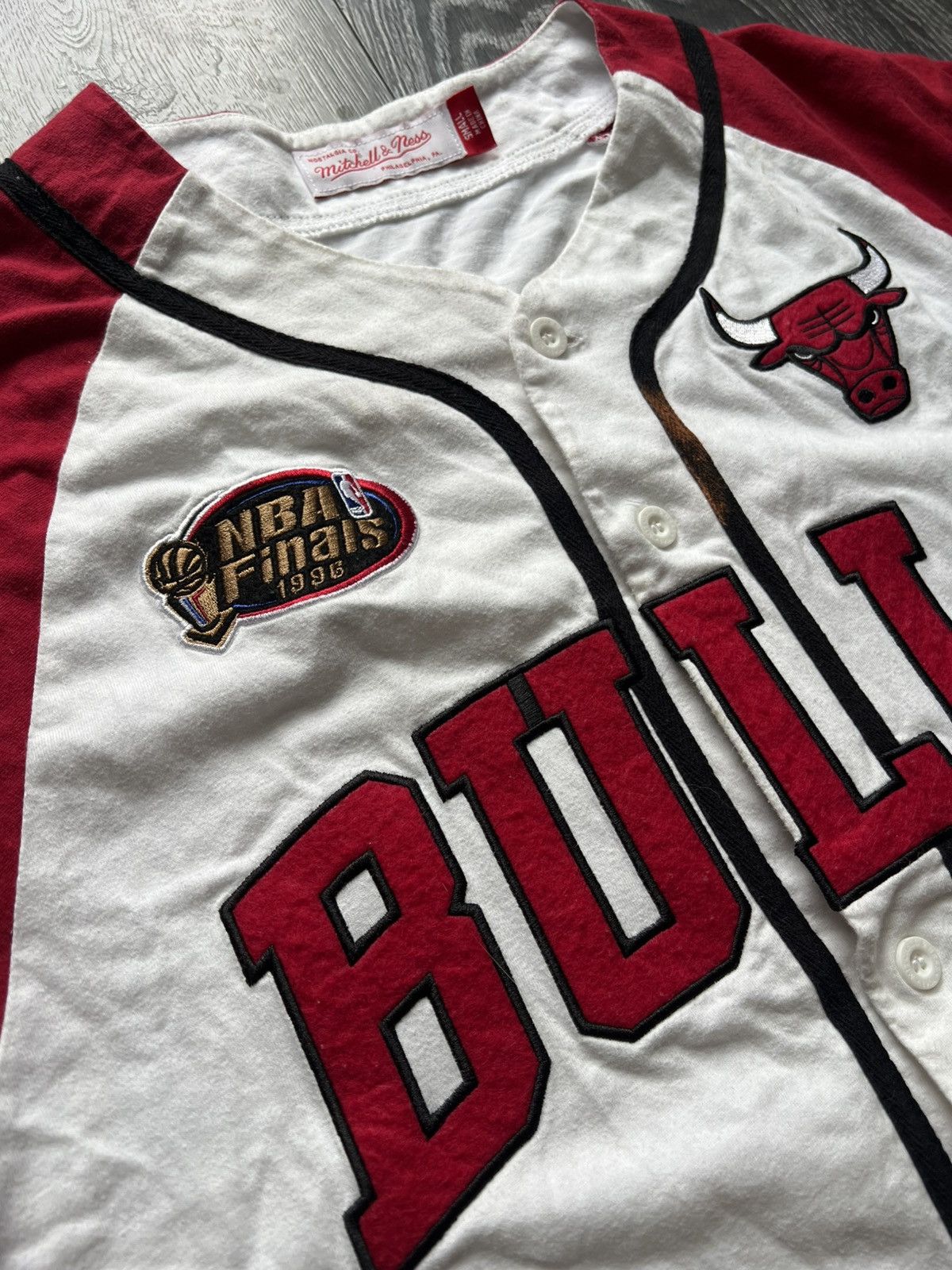 Mitchell & Ness Authentic Shirt Chicago Bulls Size US S / EU 44-46 / 1 - 3 Thumbnail