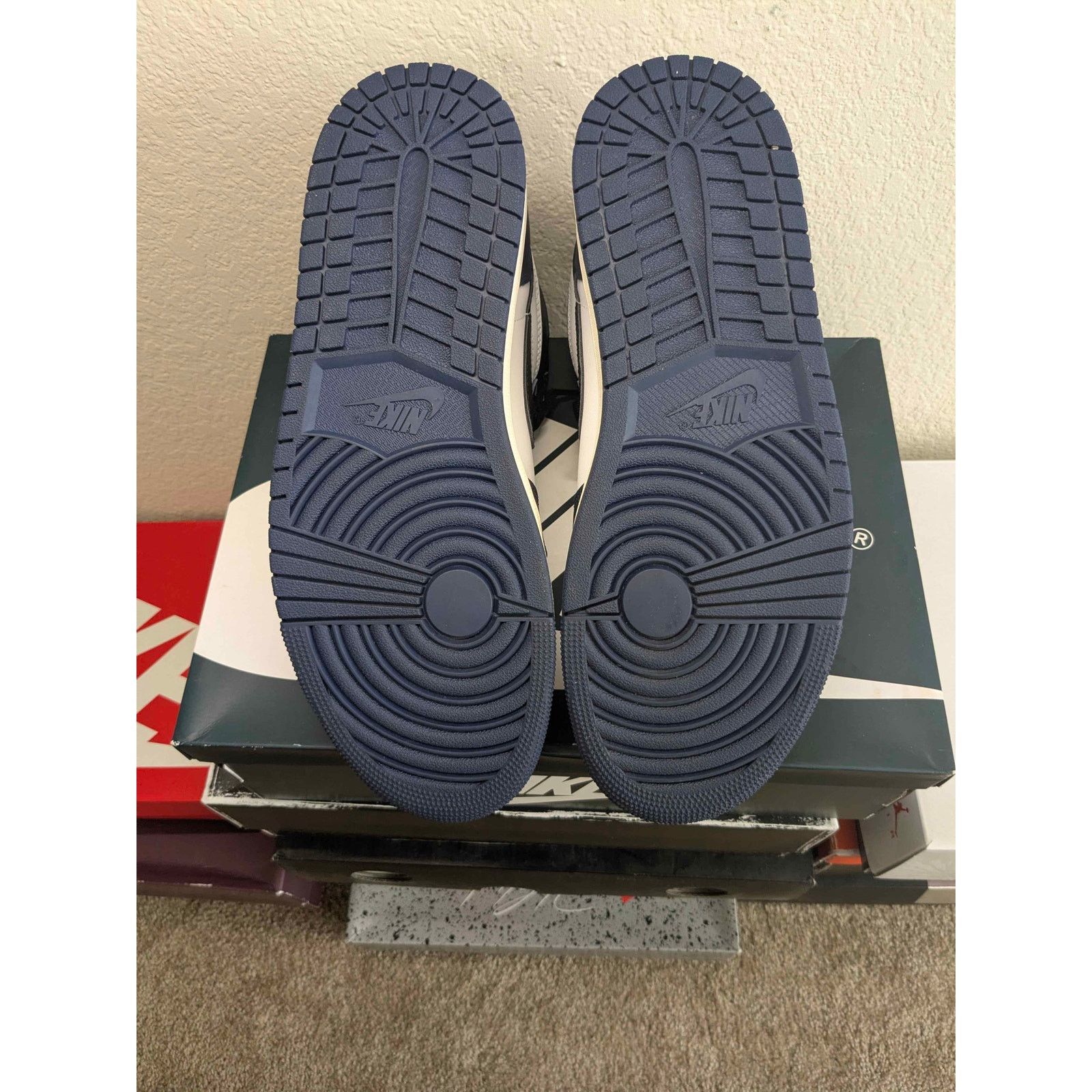Jordan Brand Air Jordan 1 Retro High OG "Midnight Navy" Size 10.5 Size US 10.5 / EU 43-44 - 5 Thumbnail