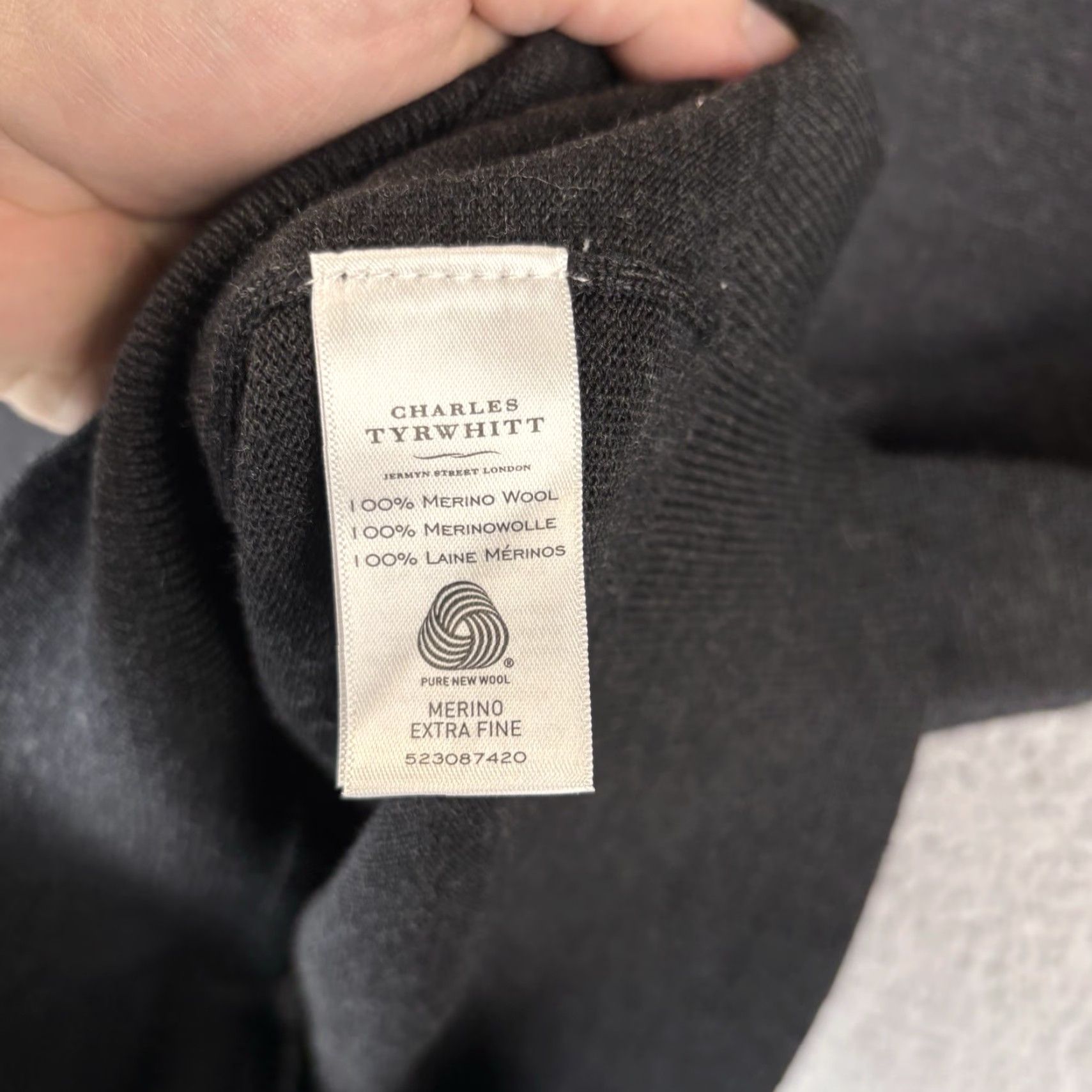 Charles Tyrwhitt Charles Tyrwhitt Sweater Mens Sweater Black Merino Wool 1/4 Zip England Rugby Size US L / EU 52-54 / 3 - 5 Thumbnail
