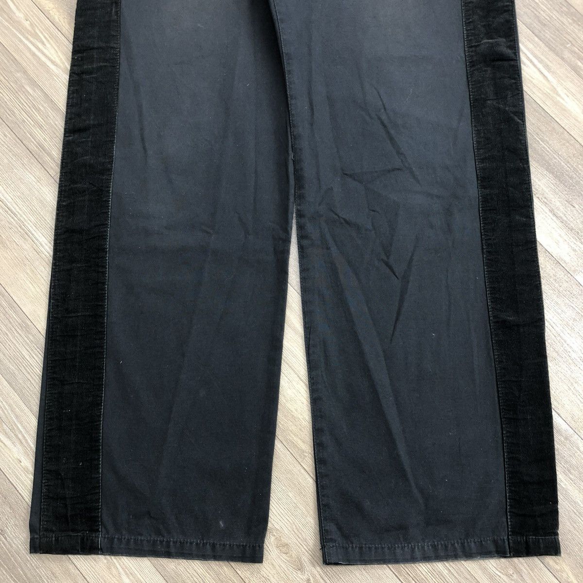 Japanese Brand × Neighborhood 🇯🇵 2000s Neighborhood Side Stripe Corduroy Wide Pants Faded Size US 30 / EU 46 - 5 Thumbnail