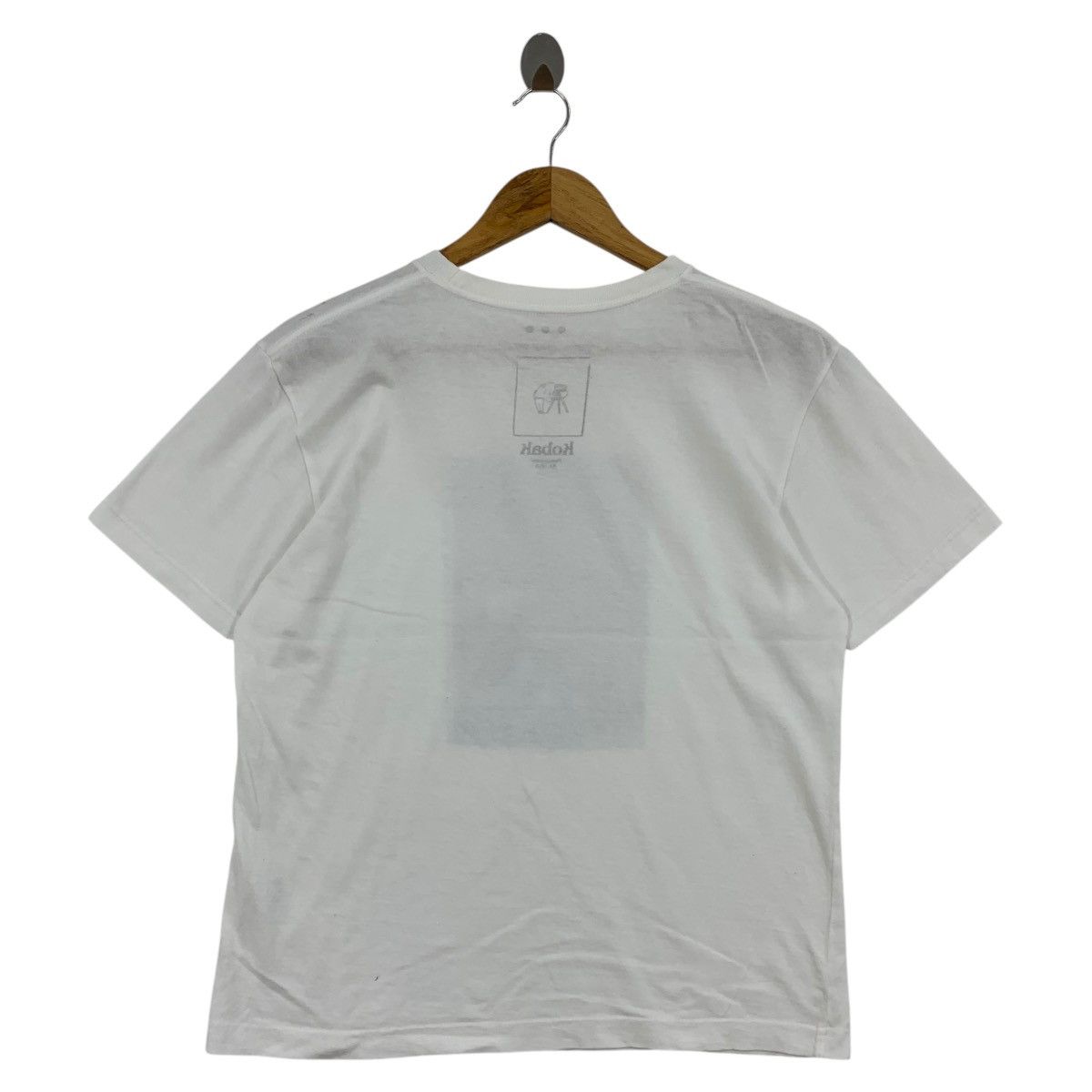 Japanese Brand AKIRA KOBAYASHI Japanese singer photo print malibu beach tee Size US S / EU 44-46 / 1 - 4 Thumbnail
