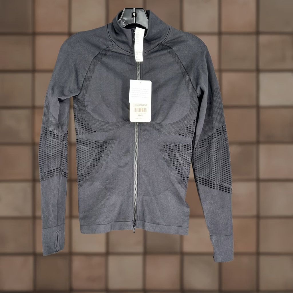 Fabletics Fabletics Women's Mia Mock Neck Jacket Zip Front Thumb Holes S Black Windbreaker Hooded Full Zip Packable Casual Travel Size S / US 4 / IT 40 - 1 Thumbnail