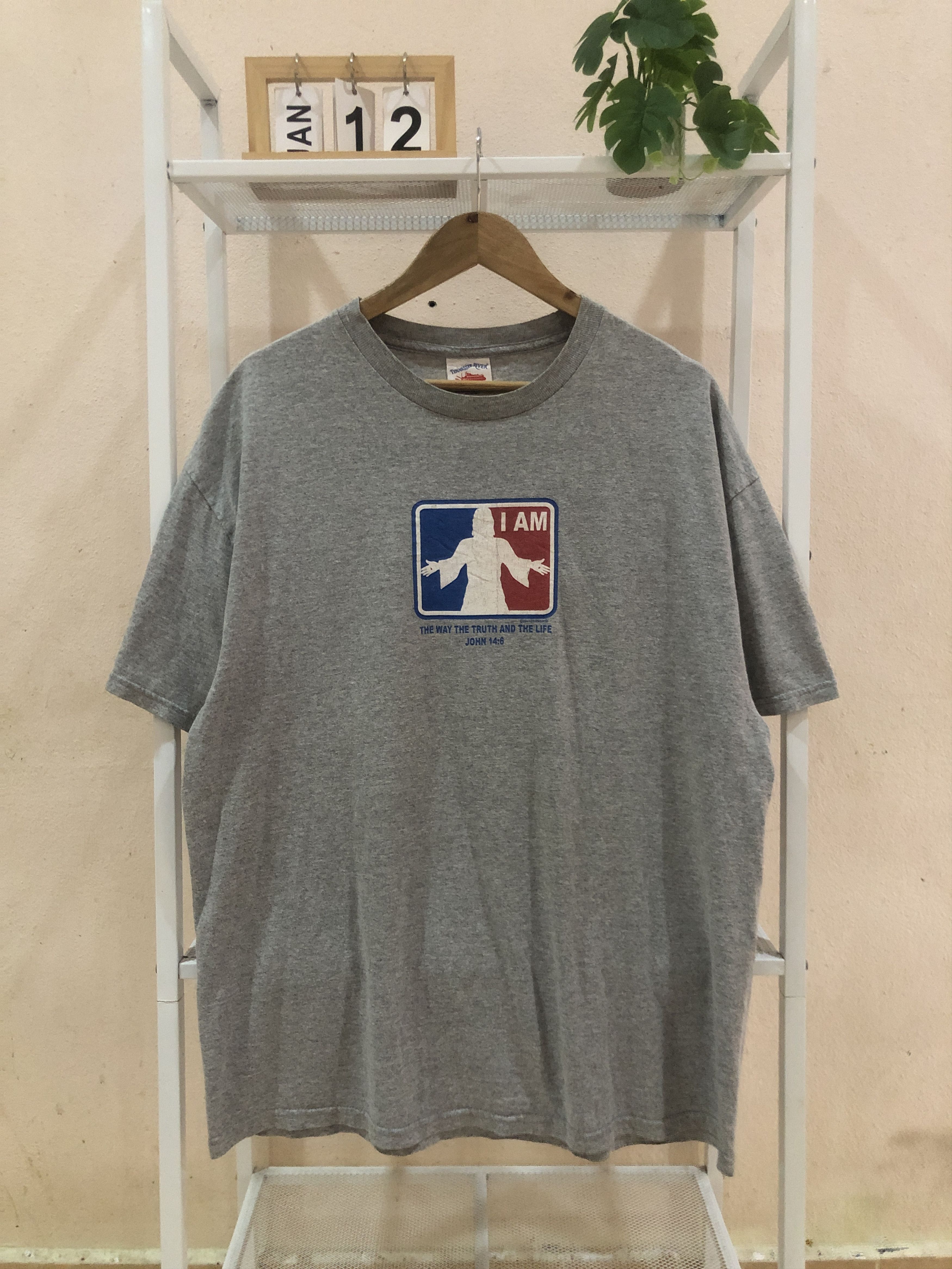 Arts & Science Vintage 2004 Kerusso.Com Christian Parody Logo NBA Tee Size US XL / EU 56 / 4 - 1 Thumbnail