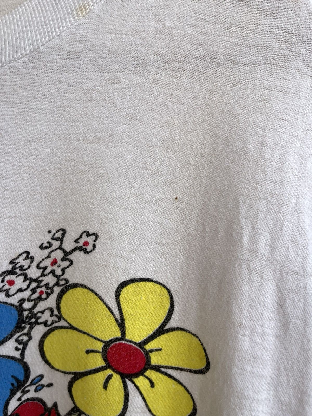Vintage The Smurfs Enamoured Print by Peyo T-Shirt Belokapi 1983 80s Size US L / EU 52-54 / 3 - 15 Thumbnail