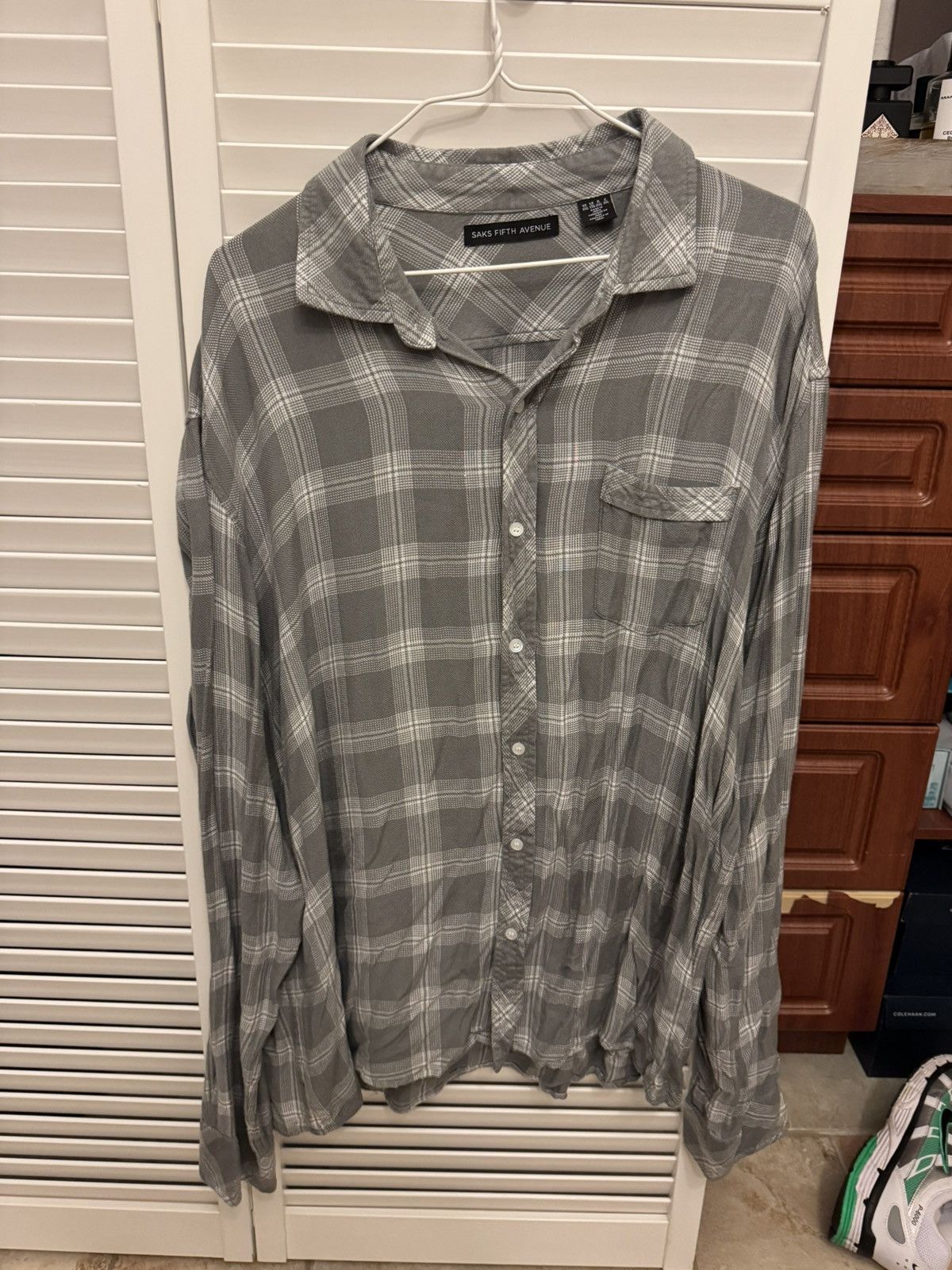 Saks Fifth Avenue Saks Fifth Avenue grey white rayon flannel Size US XXL / EU 58 / 5 - 1 Thumbnail