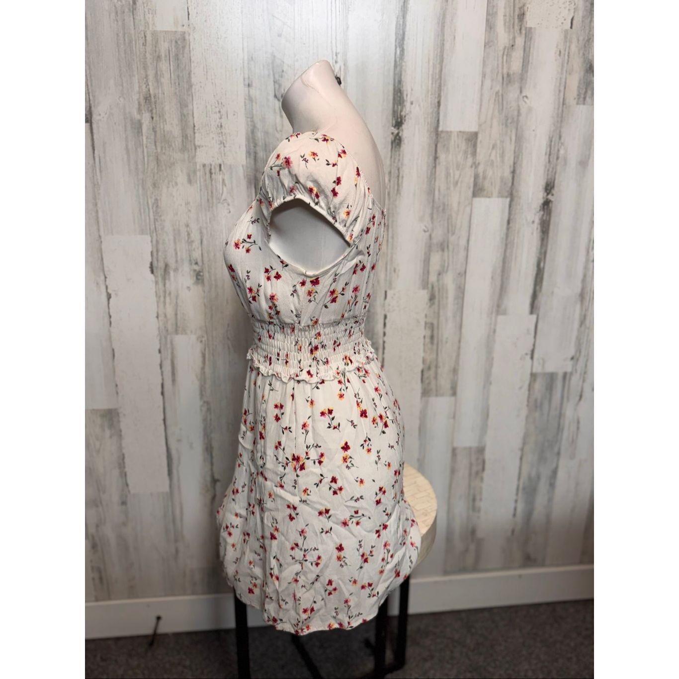 Other ROW A White Floral Smocked Waist Dress Women’s Size M Size M / US 6-8 / IT 42-44 - 5 Thumbnail