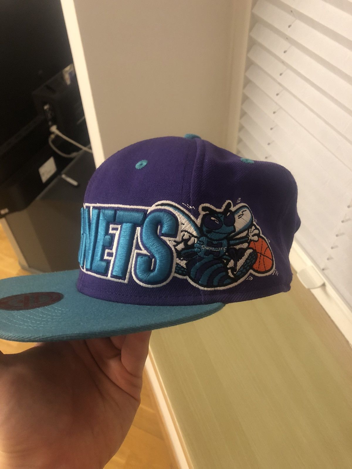Mitchell & Ness × NBA CHARLOTTE HORNETS MITCHELL & NESS NBA VINTAGE HAT CAP Size ONE SIZE - 2 Thumbnail