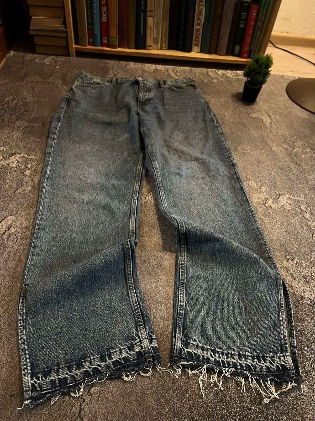 Japanese Brand Japanese Streetwear Faded Leg / Balenciaga Style Swag Denim Size US 34 / EU 50 - 1 Thumbnail
