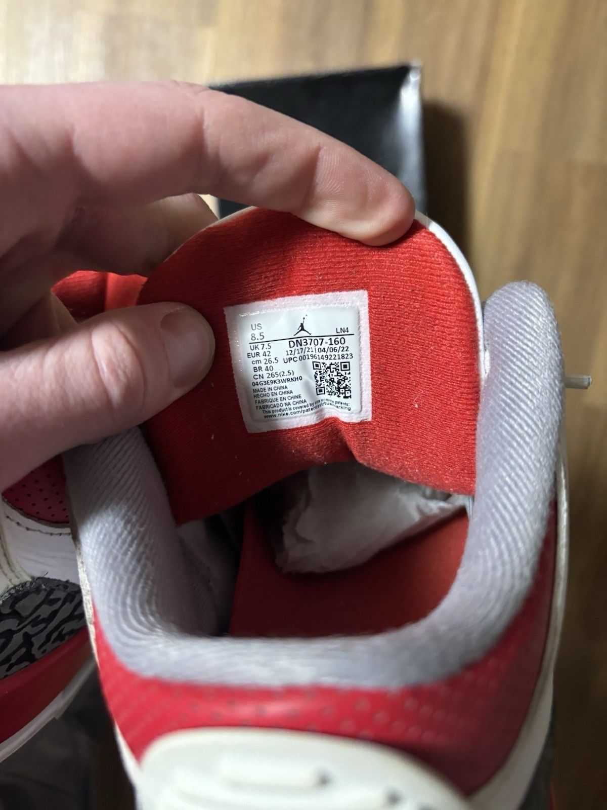 Jordan Brand Air Jordan 3 Retro Fire Red Size US 8.5 / EU 41-42 - 6 Thumbnail