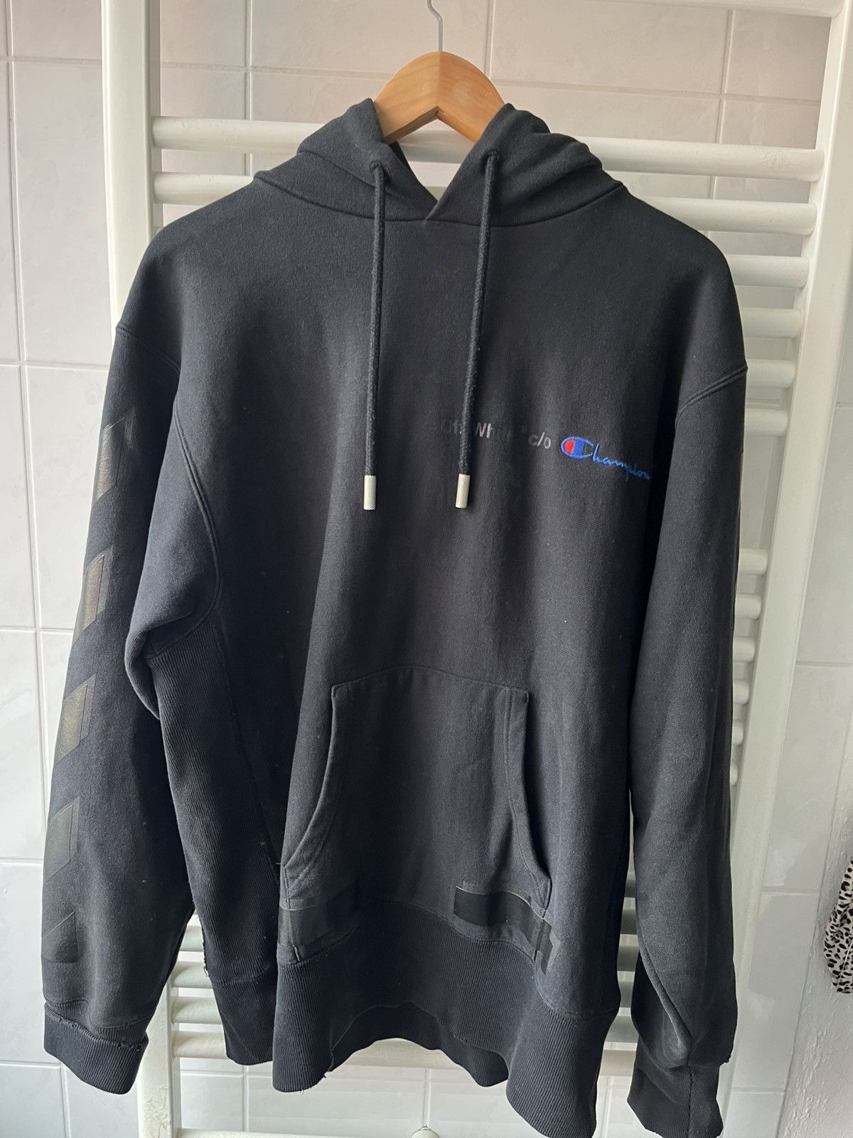 Champion × Off-White champion off white hoodie medium Size US M / EU 48-50 / 2 - 1 Thumbnail