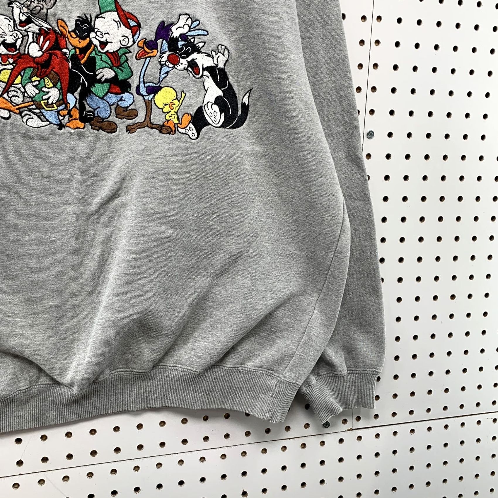 Vintage ACME Loone Toons Sweatshirt Mens Large Embroidered Bugs Sylvester Pullover Gray Cotton Fleece Crew Neck Graphic Print Vintage Size US L / EU 52-54 / 3 - 5 Thumbnail