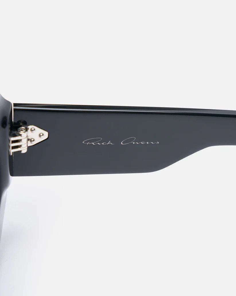 Rick Owens o1s1v1r1oon0825 Size: OS/Phleg Sunglasses in Black Size ONE SIZE - 3 Thumbnail
