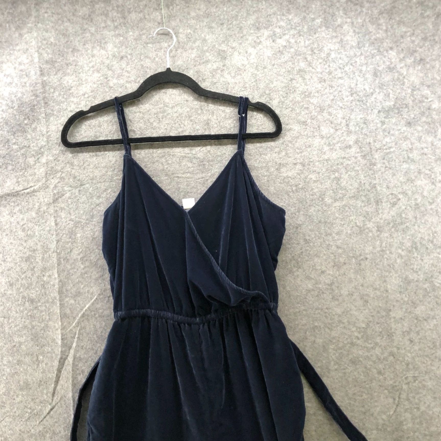 Gap Gap Velvet Cami Jumpsuit Women L Dark Blue Navy Tapered Relaxed Tie Waist Camisole Strapless Sleeveless One-Piece Pockets 100% Polyester Size 36" / US 14 / IT 50 - 3 Thumbnail