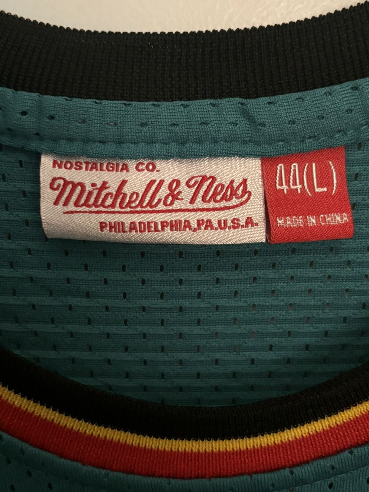 Mitchell & Ness × NBA × Vintage Mitchell & Ness Grant hill, Detroit Pistons jersey Size US L / EU 52-54 / 3 - 3 Thumbnail