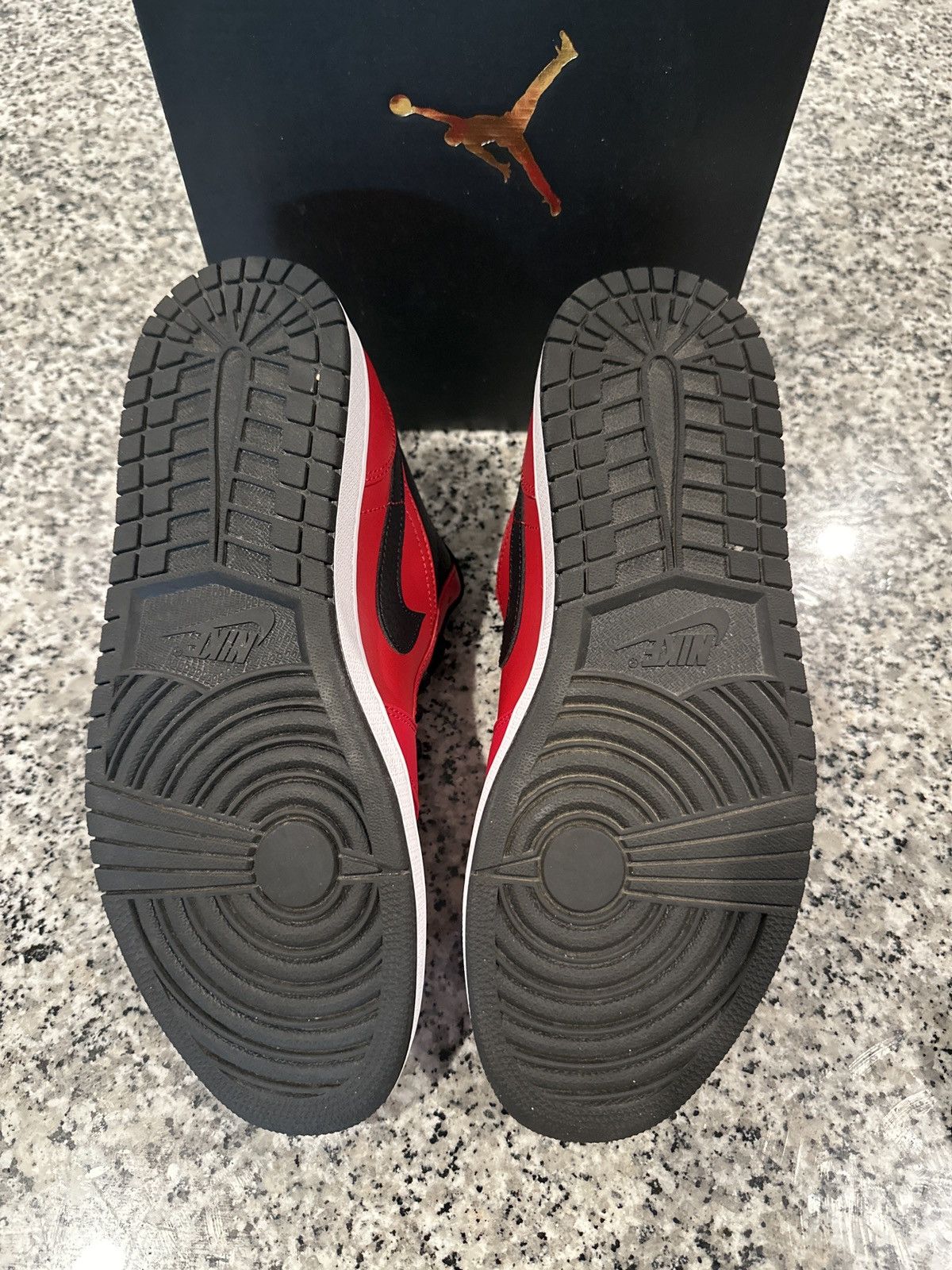 Nike Air Jordan 1 Low Size US 10.5 / EU 43-44 - 2 Thumbnail