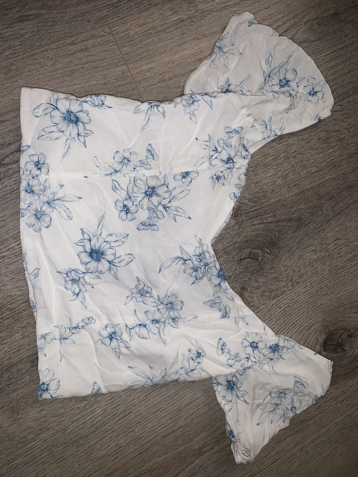 Pacsun Lottie Moss White Blouse/Blue Flowers Small Size S / US 4 / IT 40 - 2 Thumbnail