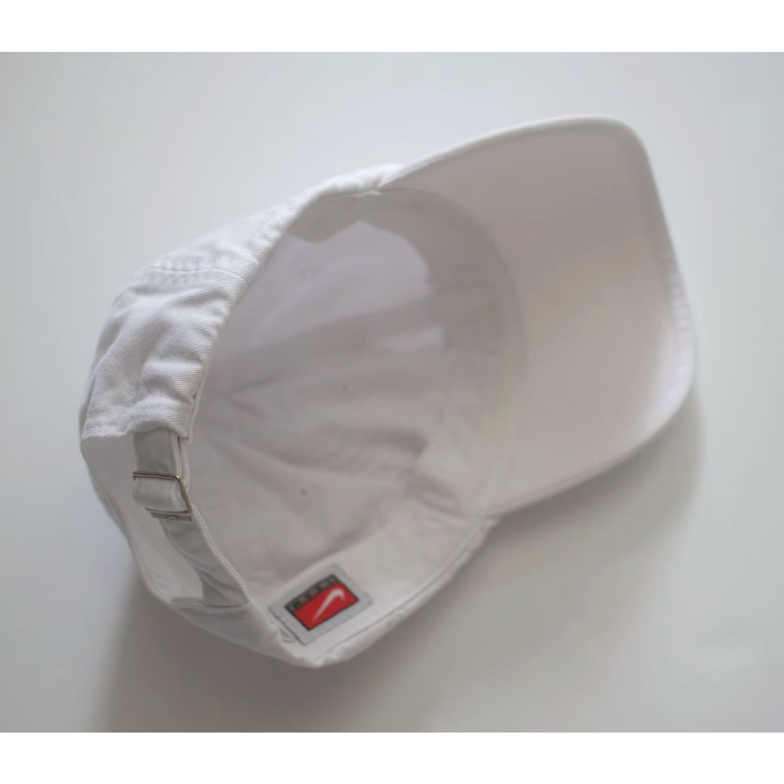 Nike VINTAGE Nike SPORTSWEAR MINI SWOOSH HAT CAP 90s Y2K ADJUSTABLE ONE SIZE MEN'S CAP White Baseball Hat Size ONE SIZE - 6 Thumbnail