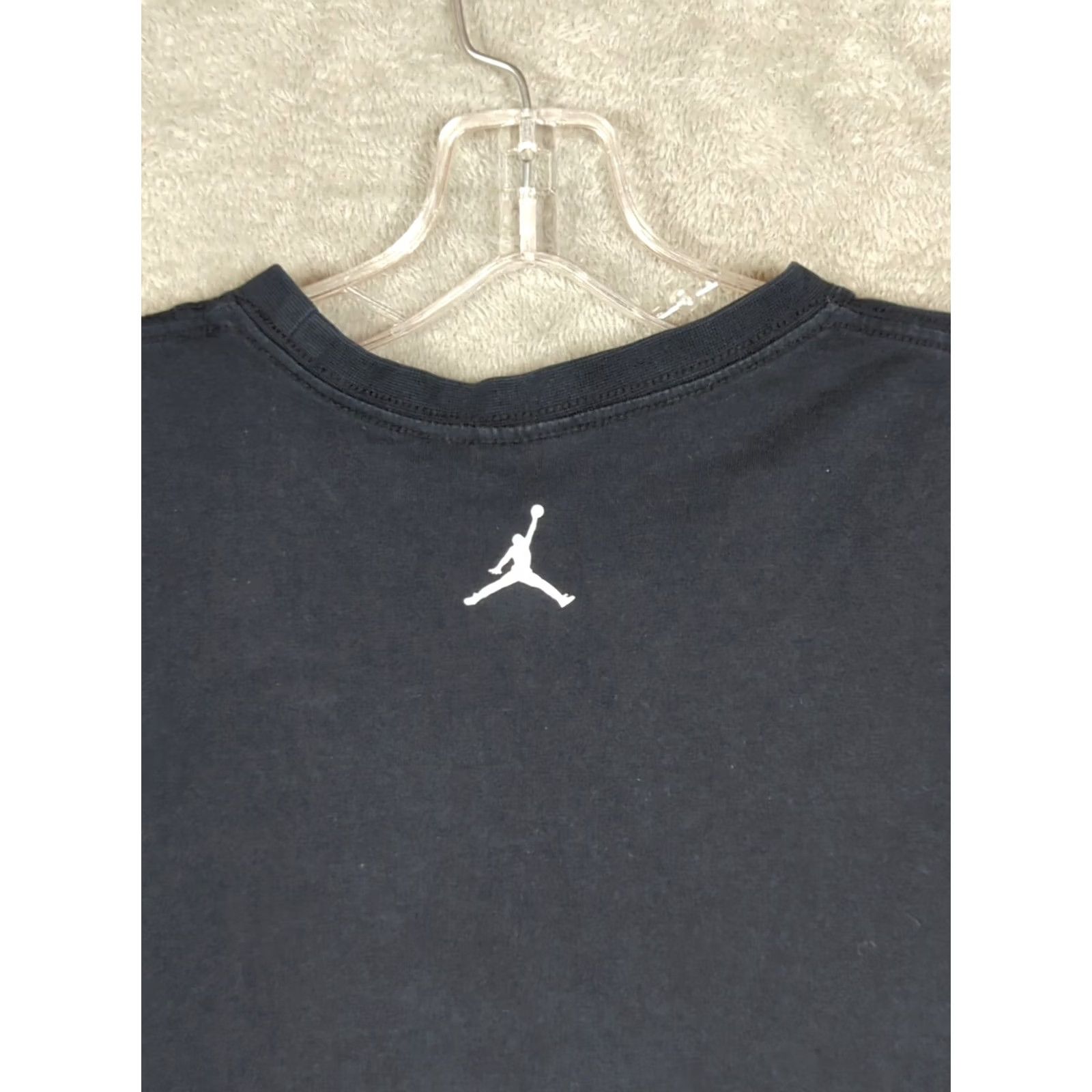 Nike VINTAGE Nike Jordan Jump Shirt Embroidered Logo Size M Black Mens T-Shirt Size US M / EU 48-50 / 2 - 7 Thumbnail