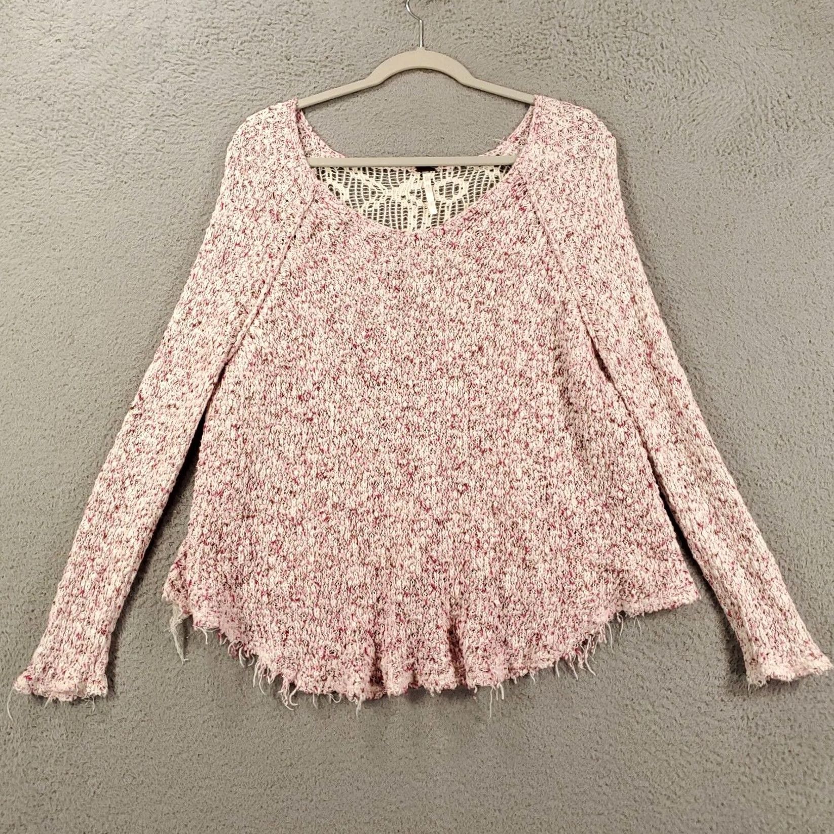 Free People VINTAGE Free People Sweater Oversize Small Pink Crochet Lace Open Knit Back Boho Fringe Size S / US 4 / IT 40 - 4 Thumbnail