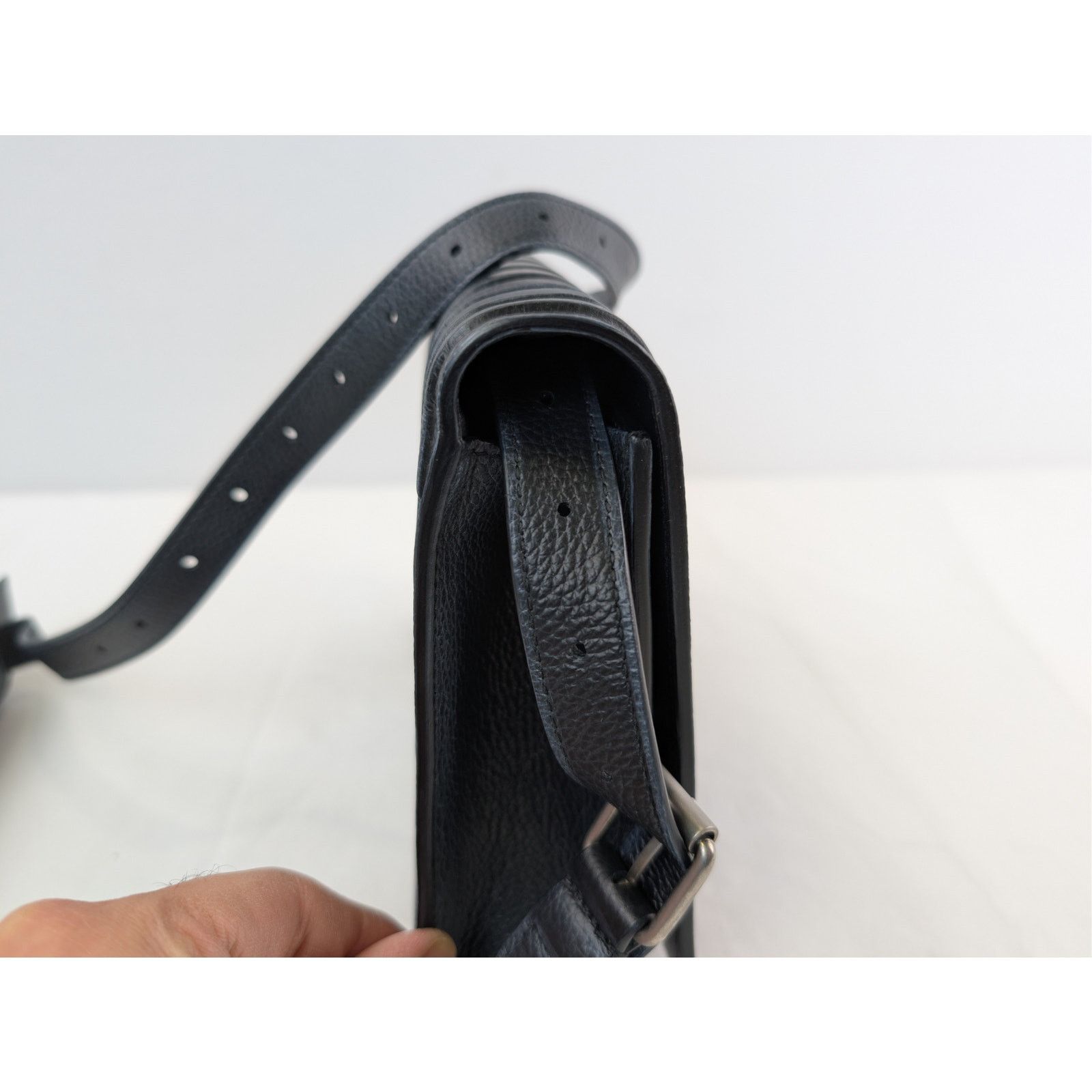 Balenciaga o1rshd1 Size: OS / Car Flap Bag with Strap Black/ White Dirt Size ONE SIZE - 15 Thumbnail
