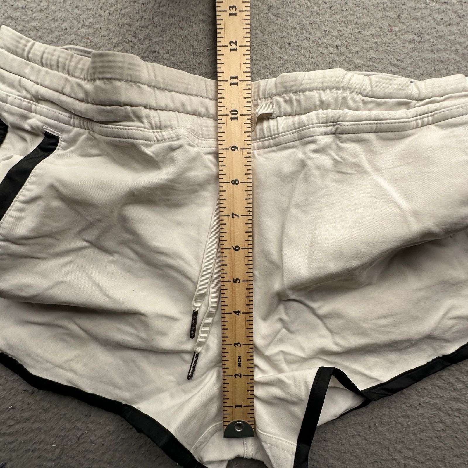 Lululemon Lululemon W7A76S Varsity Shorts Black White Womens Large XL Size 33" - 4 Thumbnail