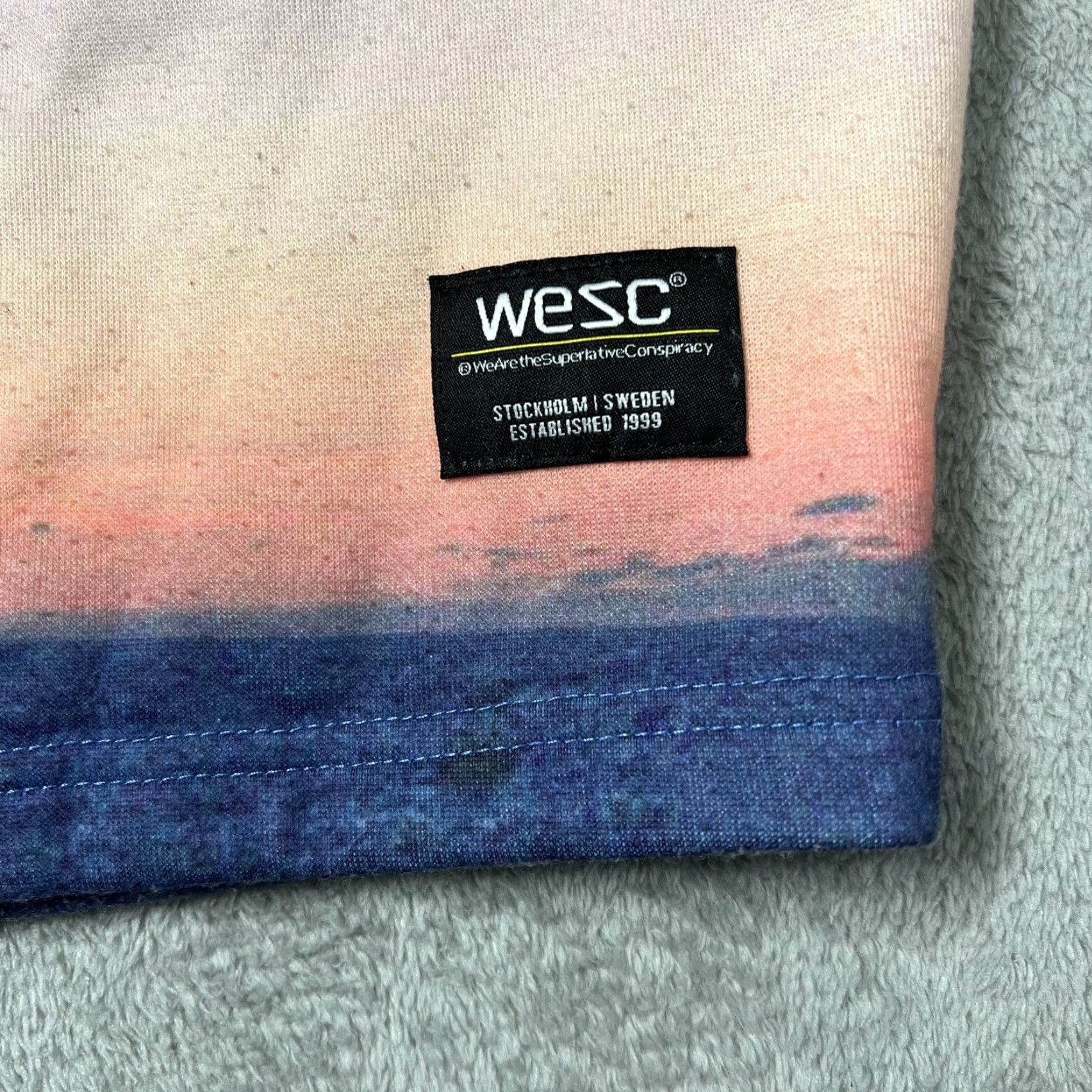 WeSC WeSC Men's Sweat Shorts XL Palm Print Sunset Blue Orange Pink Gradient Poly Athletic Shorts Pockets Drawstring Size US 36 / EU 52 - 2 Thumbnail
