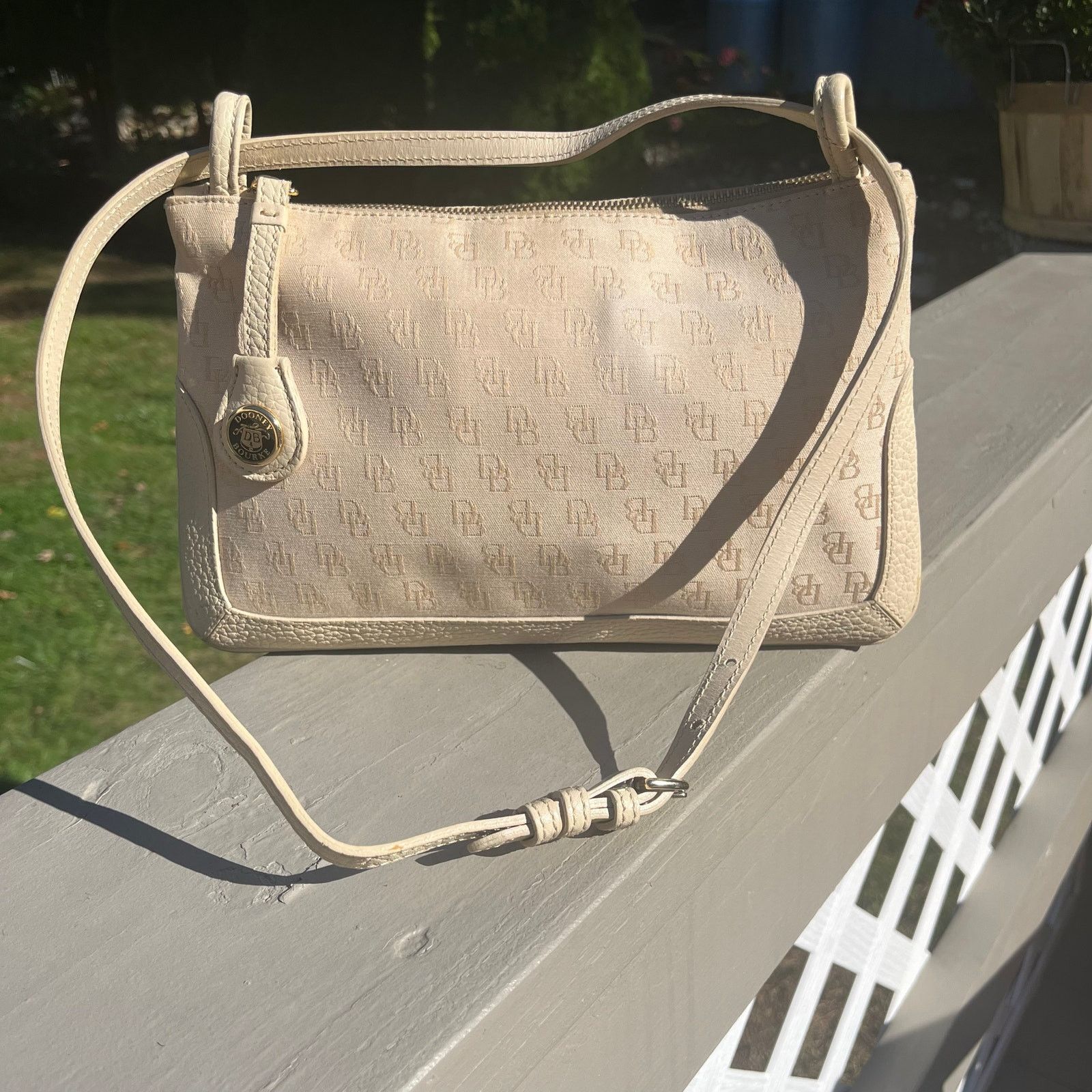 Dooney & Bourke DOONEY & BOURKE Beige Shoulder Bag with Logo Hangtag Size ONE SIZE - 5 Thumbnail