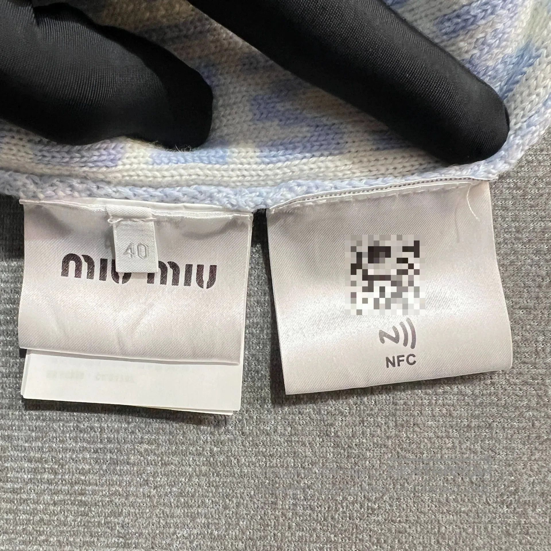 Miu Miu Miu Miu Logo Print Wool Cardigan. Size S / US 4 / IT 40 - 6 Thumbnail