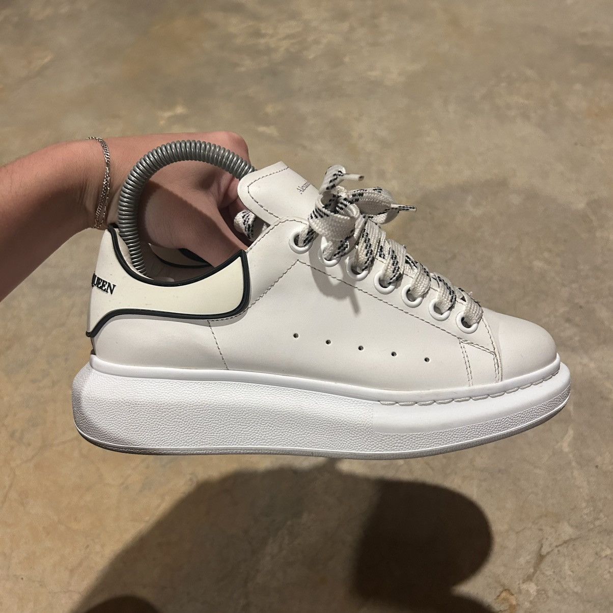Alexander McQueen × Designer Alexander McQueen Oversized Calfskin Sneakers White US 5 Size US 5 / EU 37 - 7 Thumbnail