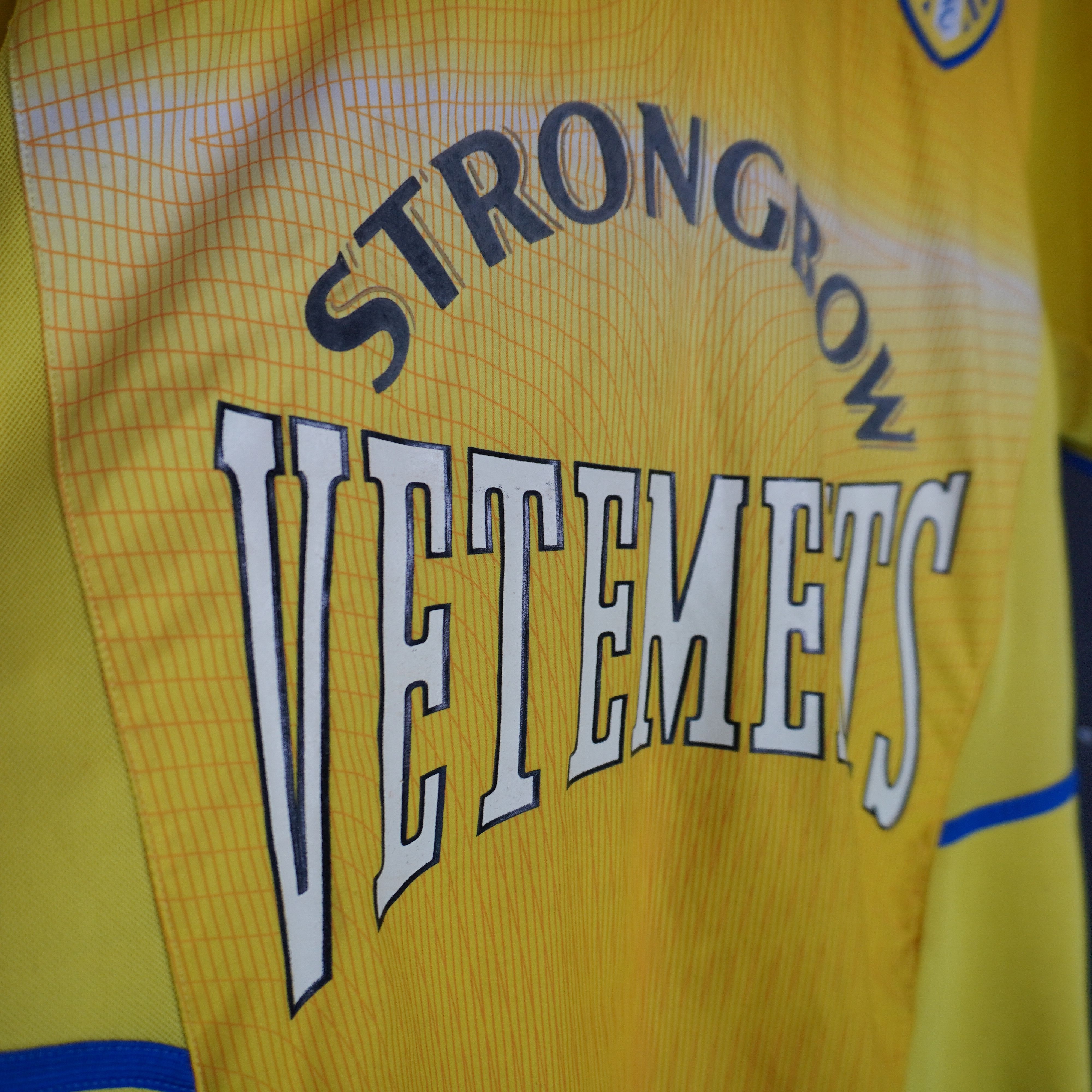 Nike Jersey Leeds United 2002/2003 X Vetements Tribute Issue Size US L / EU 52-54 / 3 - 2 Thumbnail