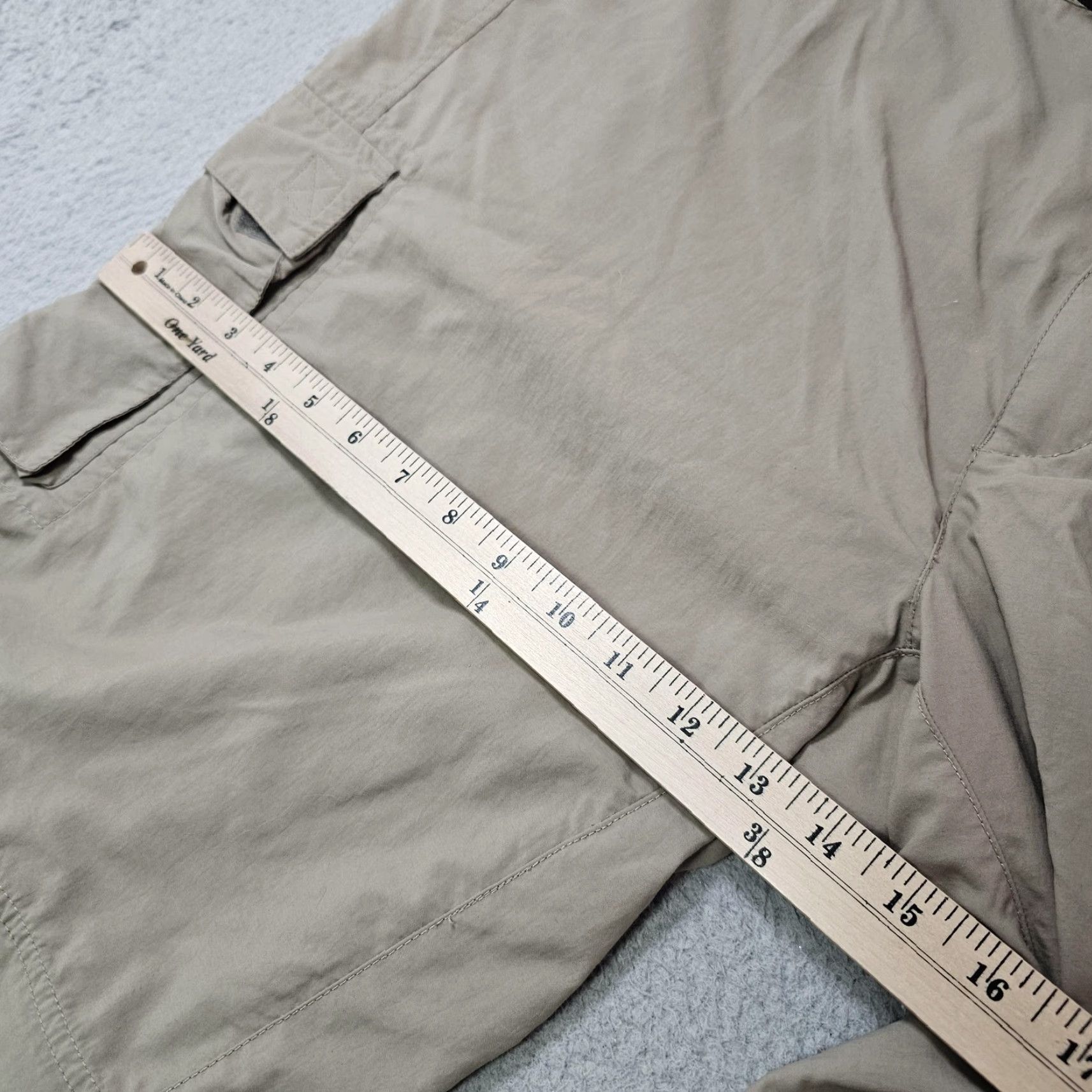 Mountain Hardwear Mountain Hardwear Mens Pants 2XL Beige Convertible Zip Off Cargo Hiking OM2192 Size US 39 - 6 Thumbnail