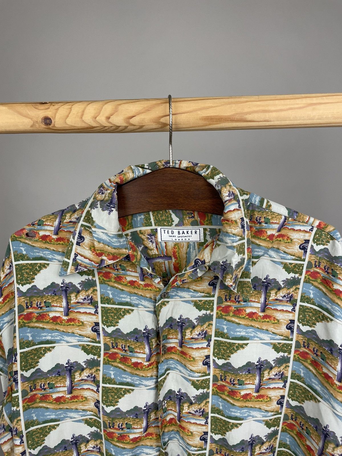 Ted Baker Vintage ted baker viscose shirt size M-L Size US L / EU 52-54 / 3 - 2 Thumbnail