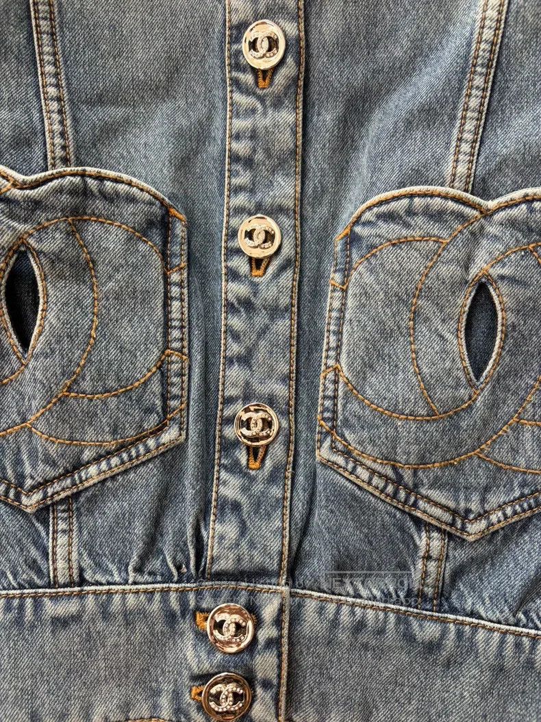 Chanel Chanel Love buckle double C pocket denim jacket Size XS / US 0-2 / IT 36-38 - 3 Thumbnail