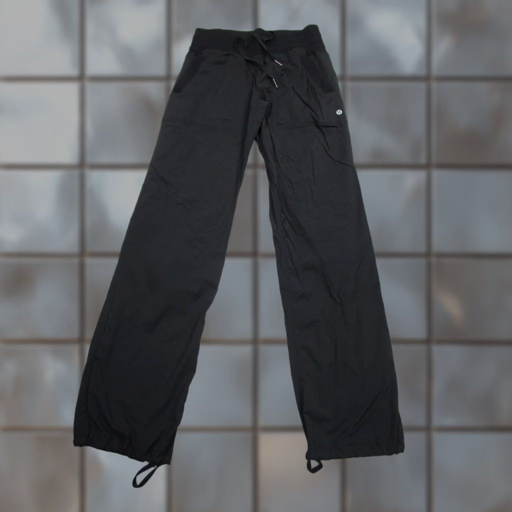 Lululemon VINTAGE Lululemon Track Pants Womens 4 Black Straight Leg Ribbed Waist Stirrup Hem Yoga Size 27" / US 4 / IT 40 - 1 Thumbnail