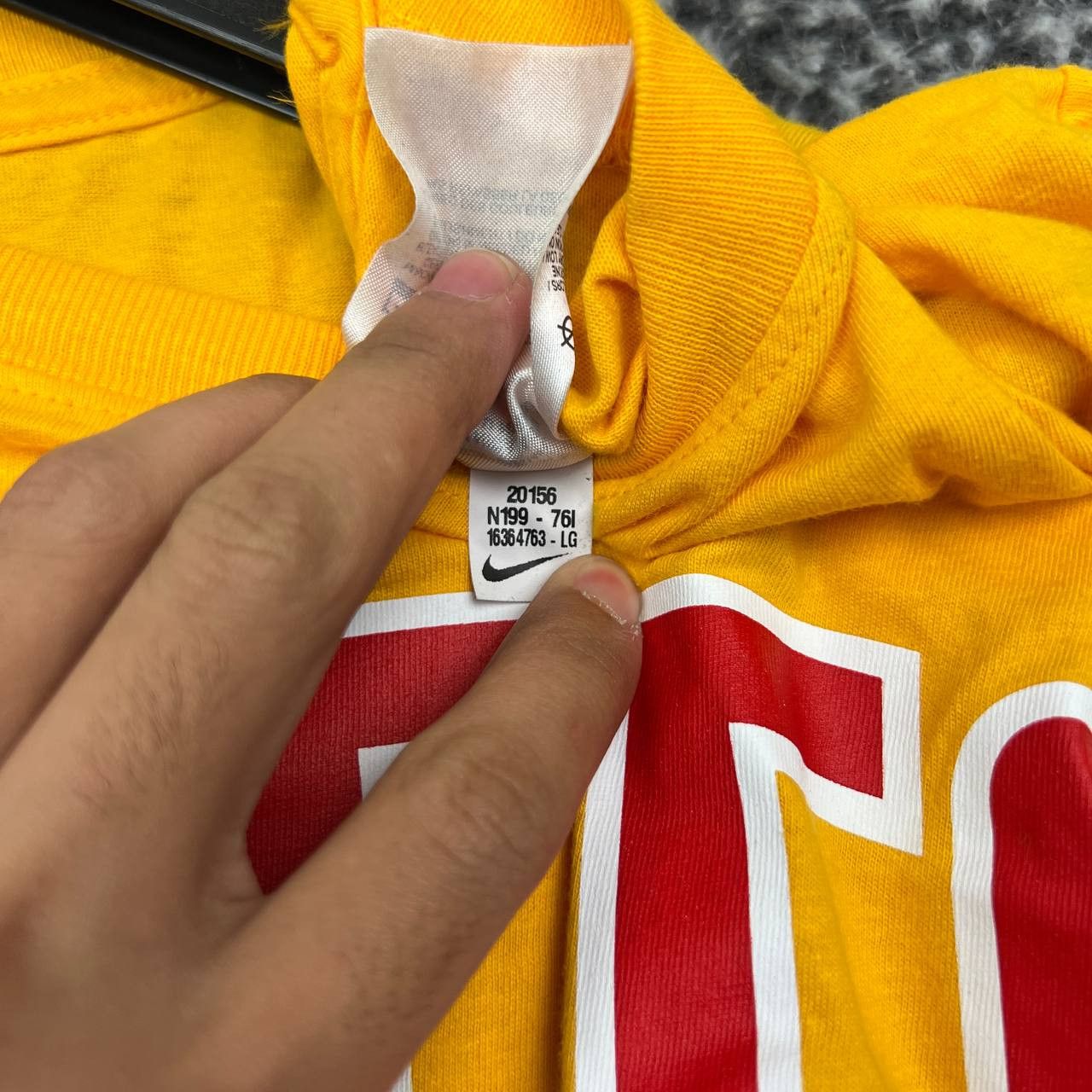 Nike Nike Shirt Men Large Yellow Kansas City Chiefs Short Sleeve Size US L / EU 52-54 / 3 - 7 Thumbnail