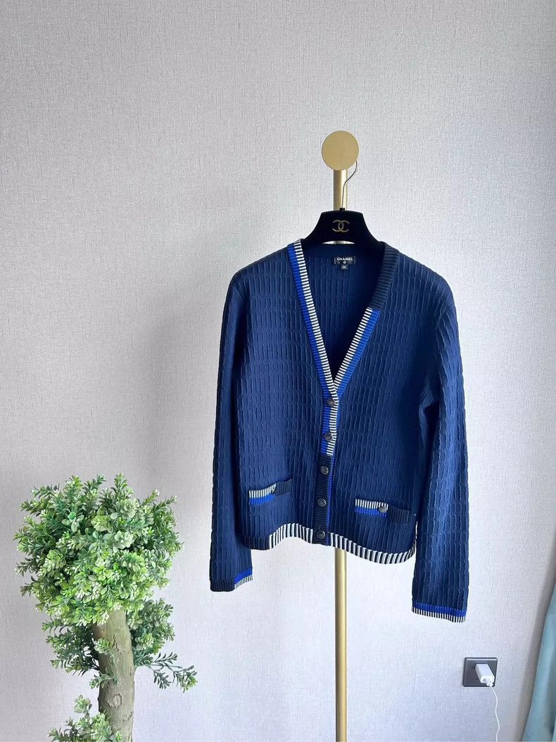 Chanel Chanel Knitted cardigan with striped edge design coat Size XS / US 0-2 / IT 36-38 - 1 Thumbnail