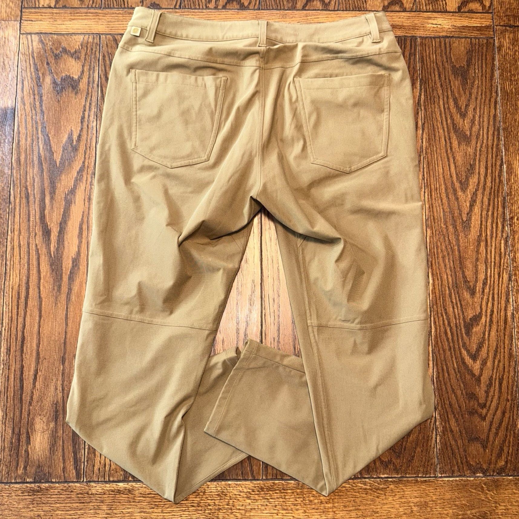 Lululemon Lululemon Men’s Brown Pants Size 34x31 With Stretch Zip Pocket Size US 33 - 7 Thumbnail