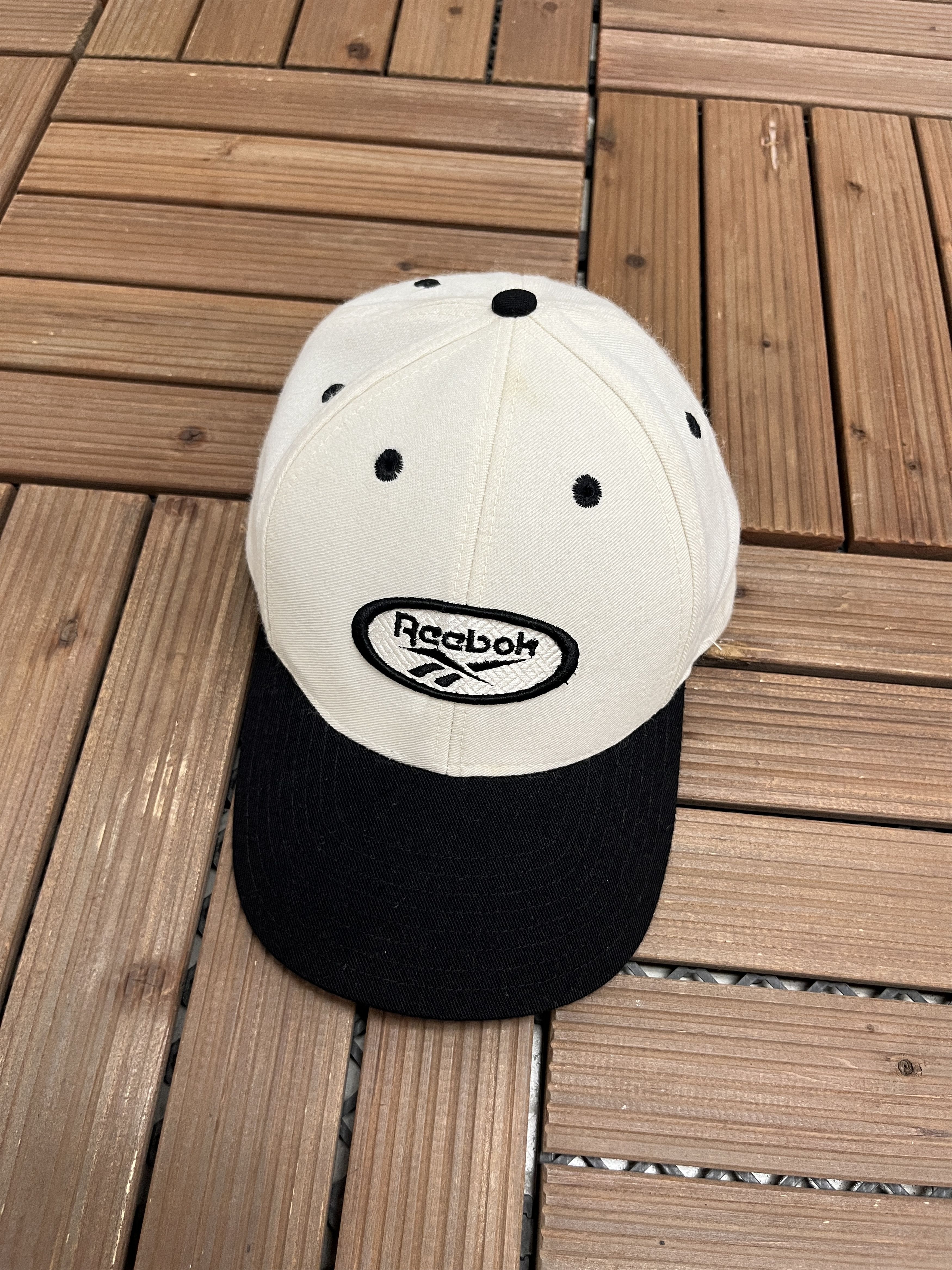 Reebok × Vintage Reebok Spell Out Vintage White Snap Back Hat Cap Size ONE SIZE - 1 Thumbnail