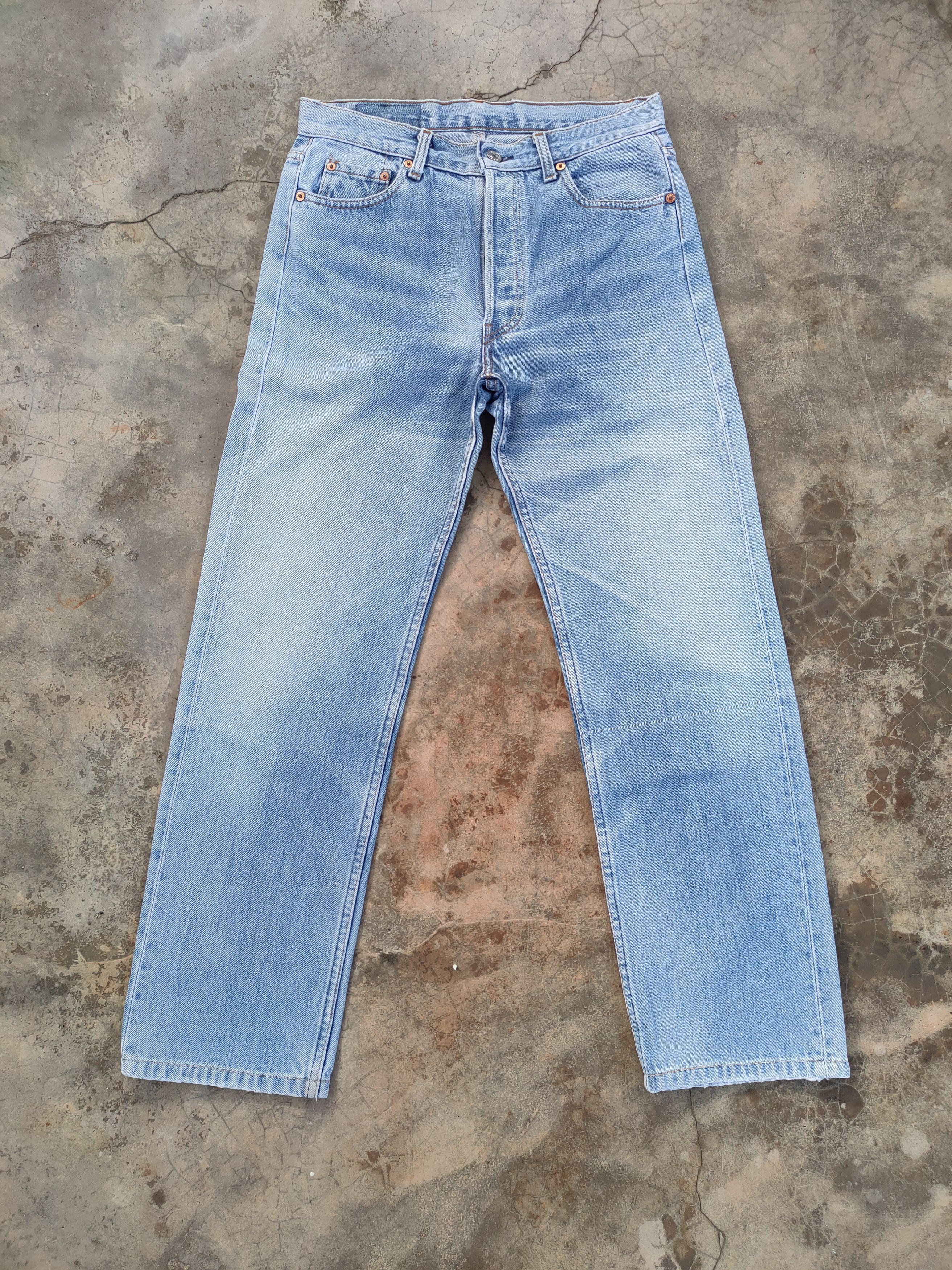Levi's LEVI'S 501 USA VINTAGE FADED DISTRESSED JEANS PANTS Size US 30 / EU 46 - 2 Thumbnail