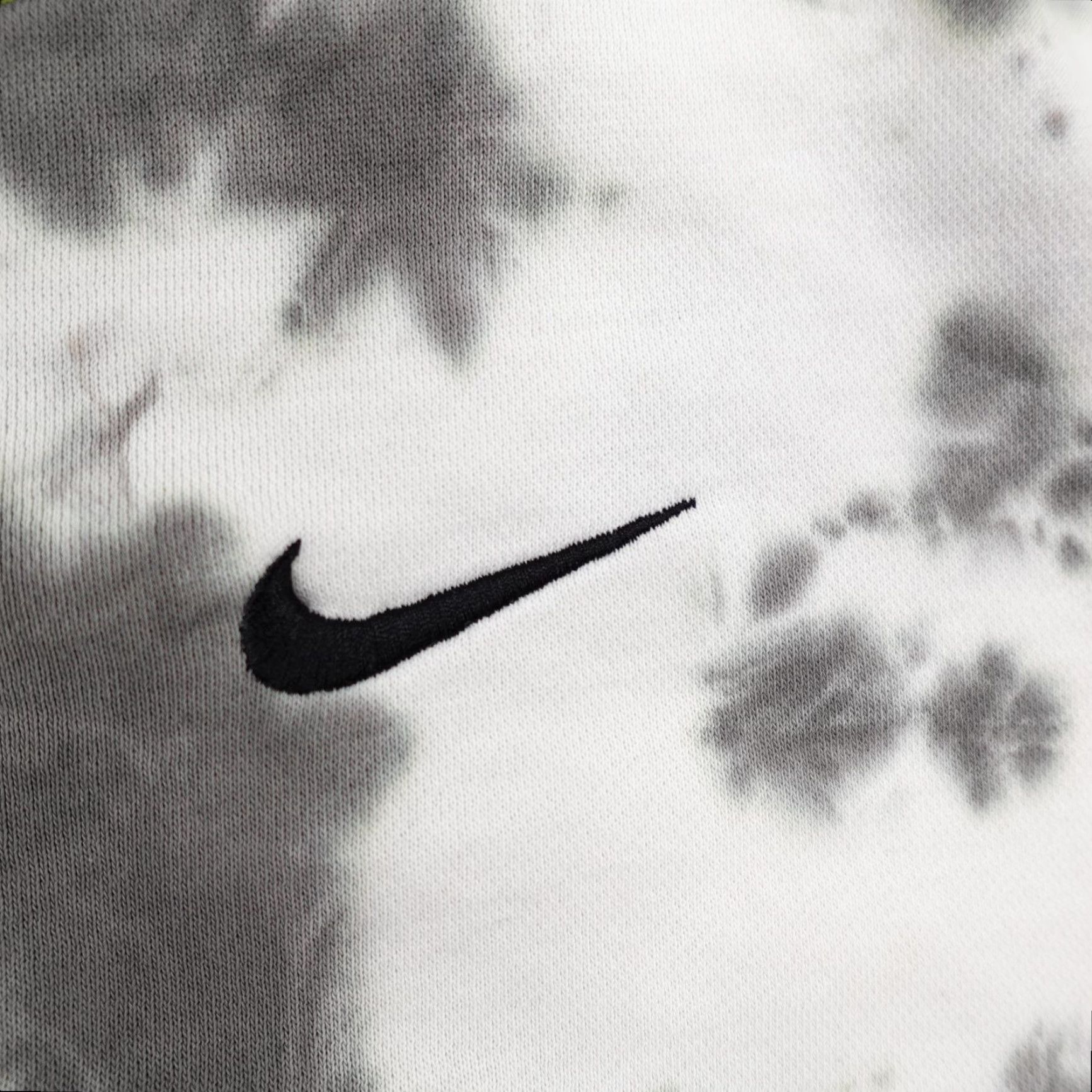 Nike Nike Sweatshirt Womens Small White Tie Dye Crewneck Cropped Oversized Pullover Size S / US 4 / IT 40 - 3 Thumbnail