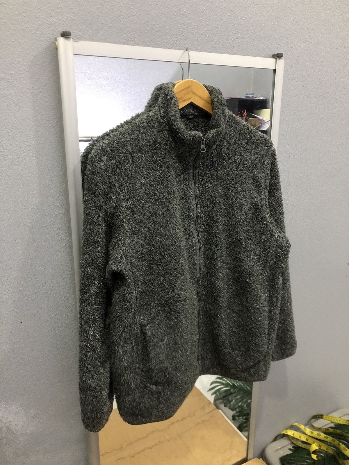 Uniqlo Uniqlo Cozy Sherpa Zip Jacket - Charcoal Grey Size US L / EU 52-54 / 3 - 3 Thumbnail