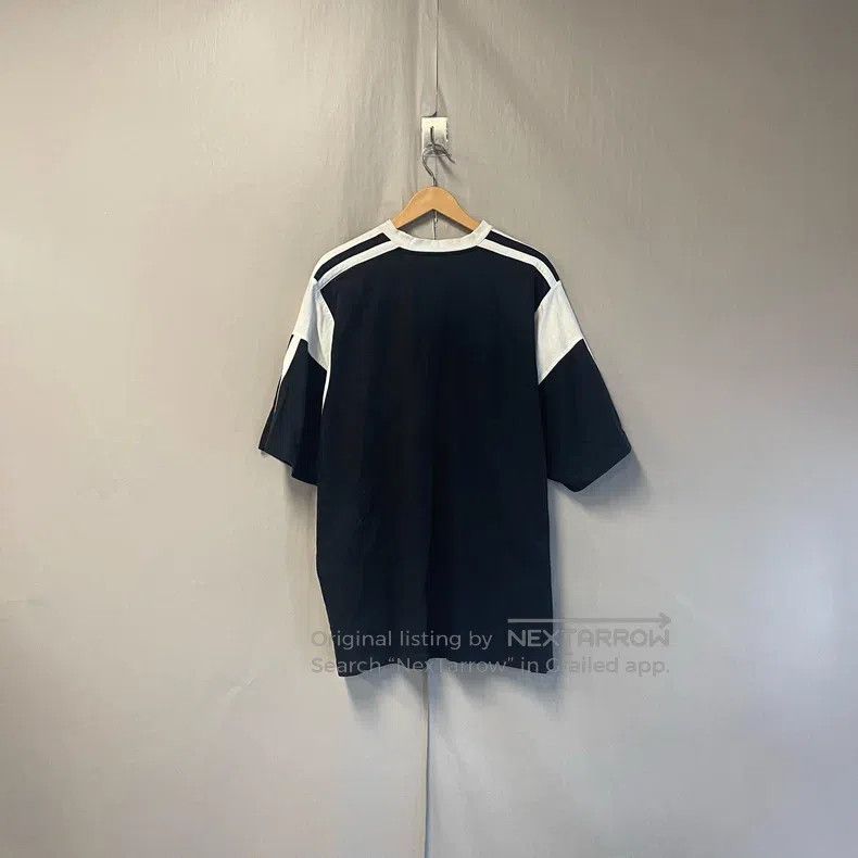 Balenciaga Balenciaga Black and White 3B Short Sleeve T-Shirt Size US S / EU 44-46 / 1 - 2 Thumbnail