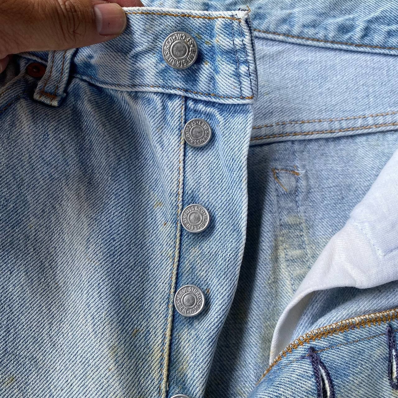Levi's × Vintage VINTAGE 1989 LEVIS 501XXSTONEWASH DIRTY 555 BUTTON W29X32.5 Size US 29 - 4 Thumbnail