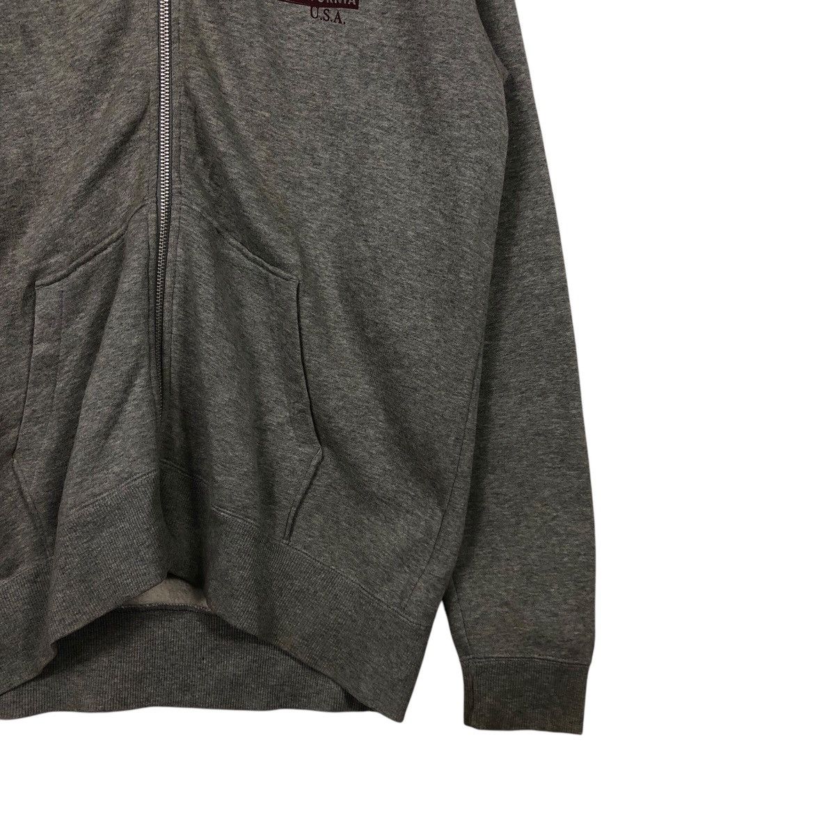 Levi's Vintage Levi’s Athleisure Hoodie — Red Tab, Crest Print Size US XL / EU 56 / 4 - 6 Thumbnail