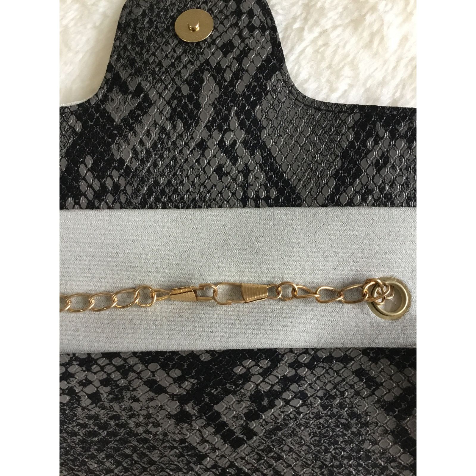 Other Gray Faux Snake Leather Metal Rings Gold Chain Crossbody Bag Size ONE SIZE - 12 Thumbnail