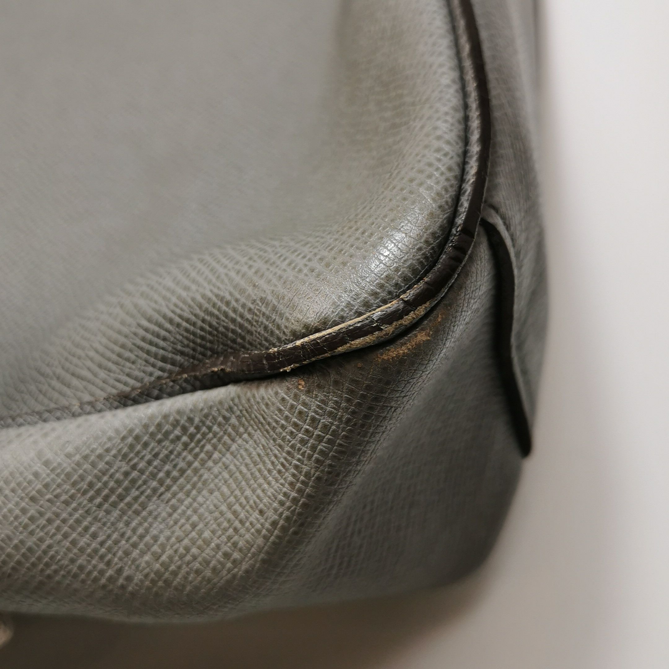Louis Vuitton Louis Vuitton (LV) Cowhide Solid Color Crossbody Bag -y2506 Size ONE SIZE - 7 Thumbnail