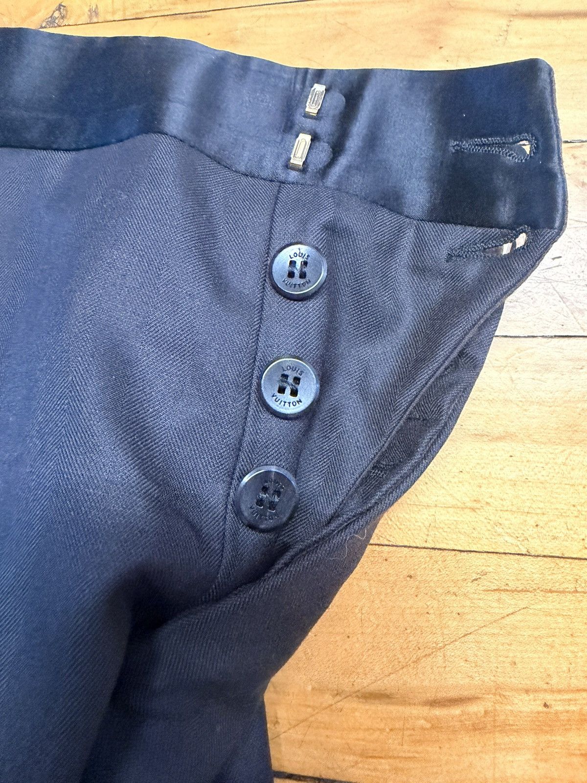 Louis Vuitton Louis Vuitton Single Breasted Chocolate Tuxedo Size 48R - 11 Thumbnail